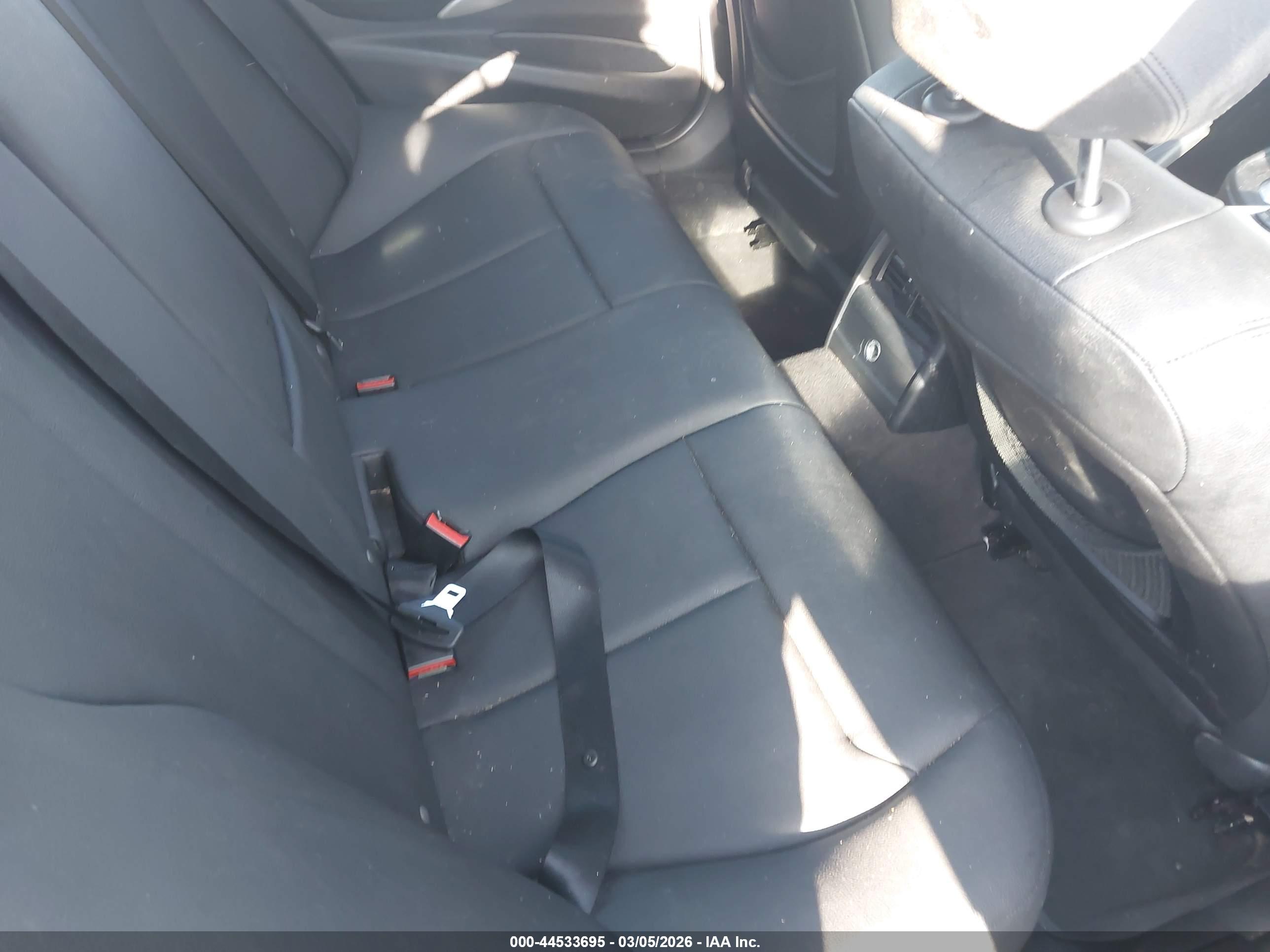 BMW 328I image 8