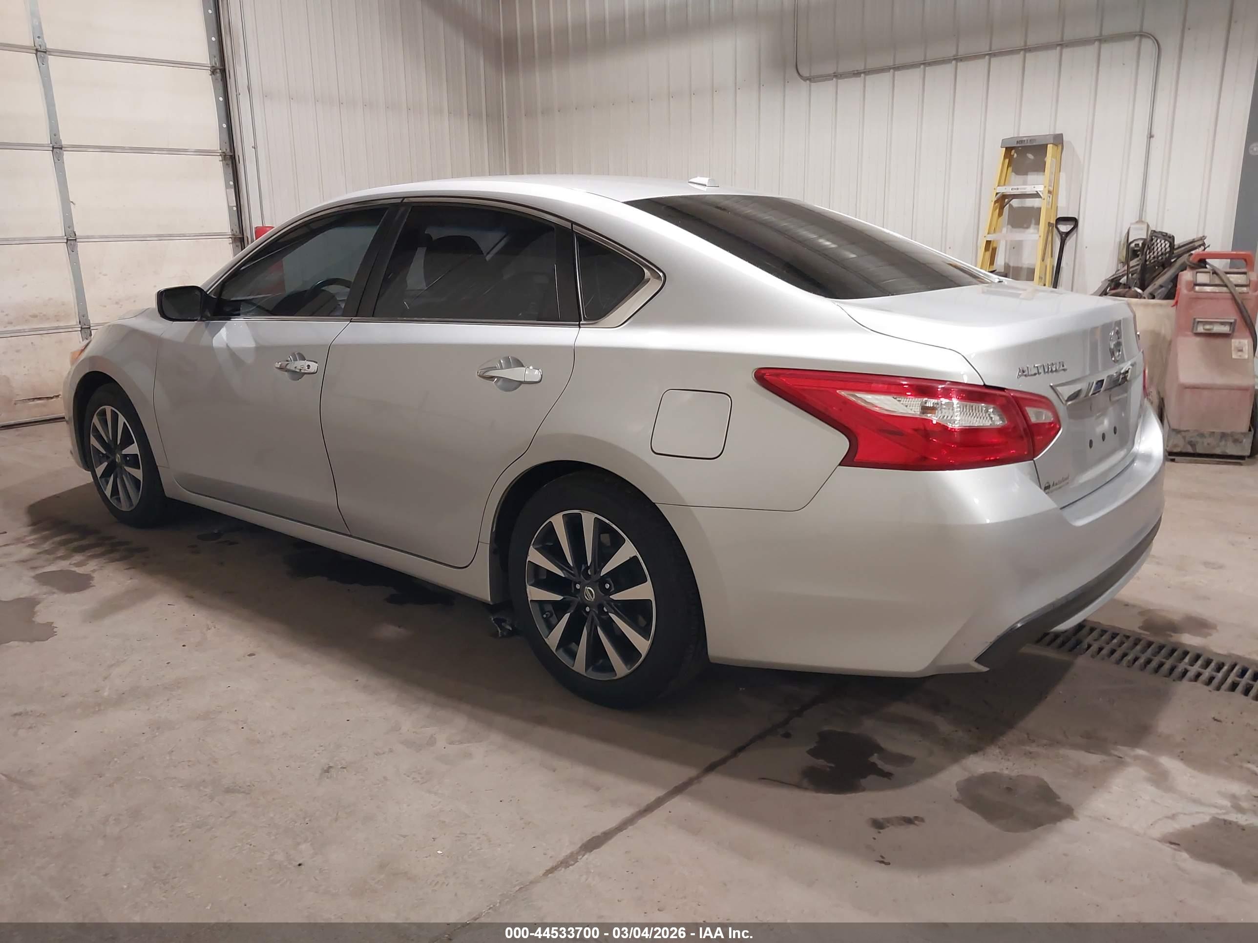 NISSAN ALTIMA image 3