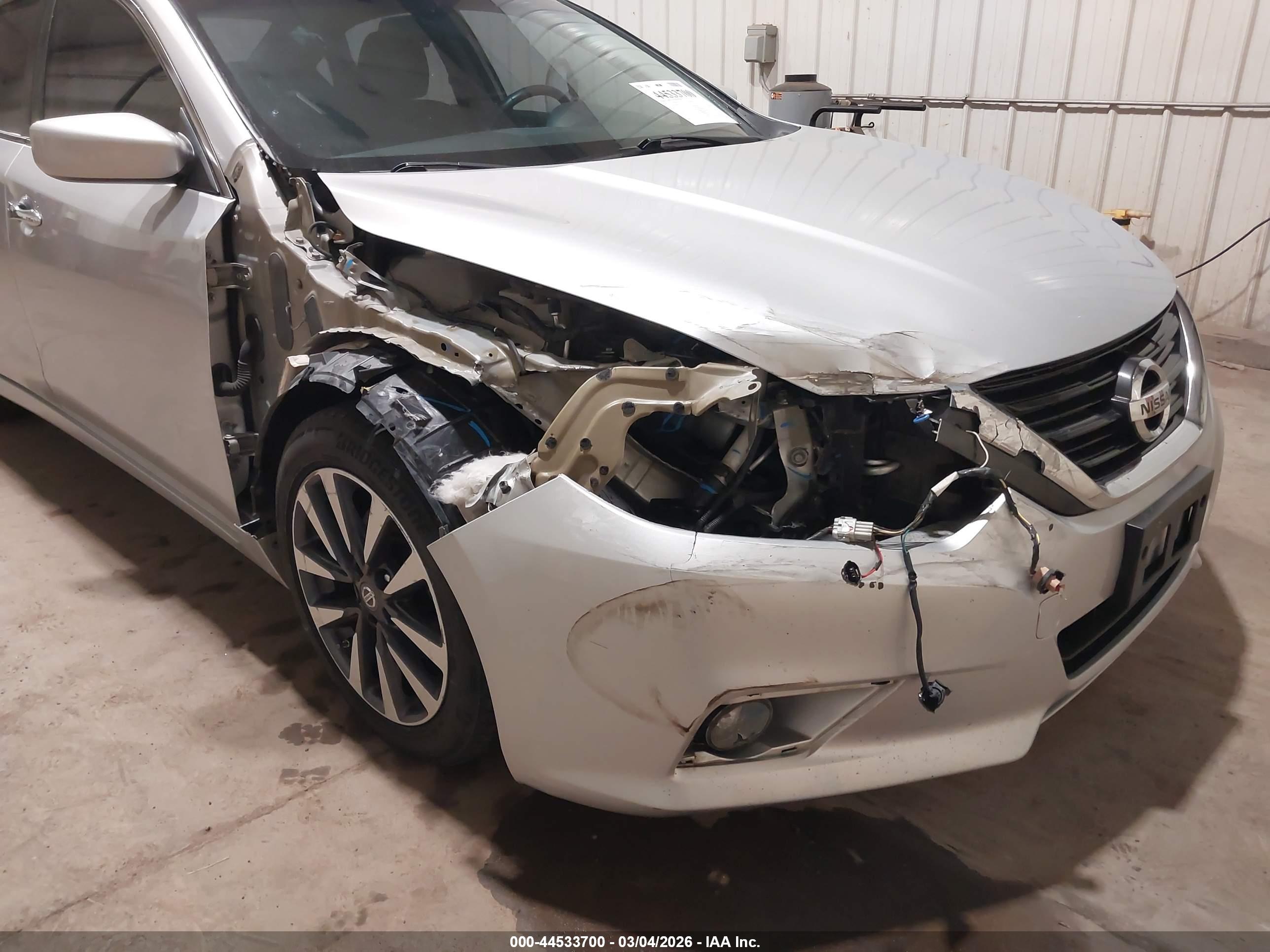NISSAN ALTIMA image 6