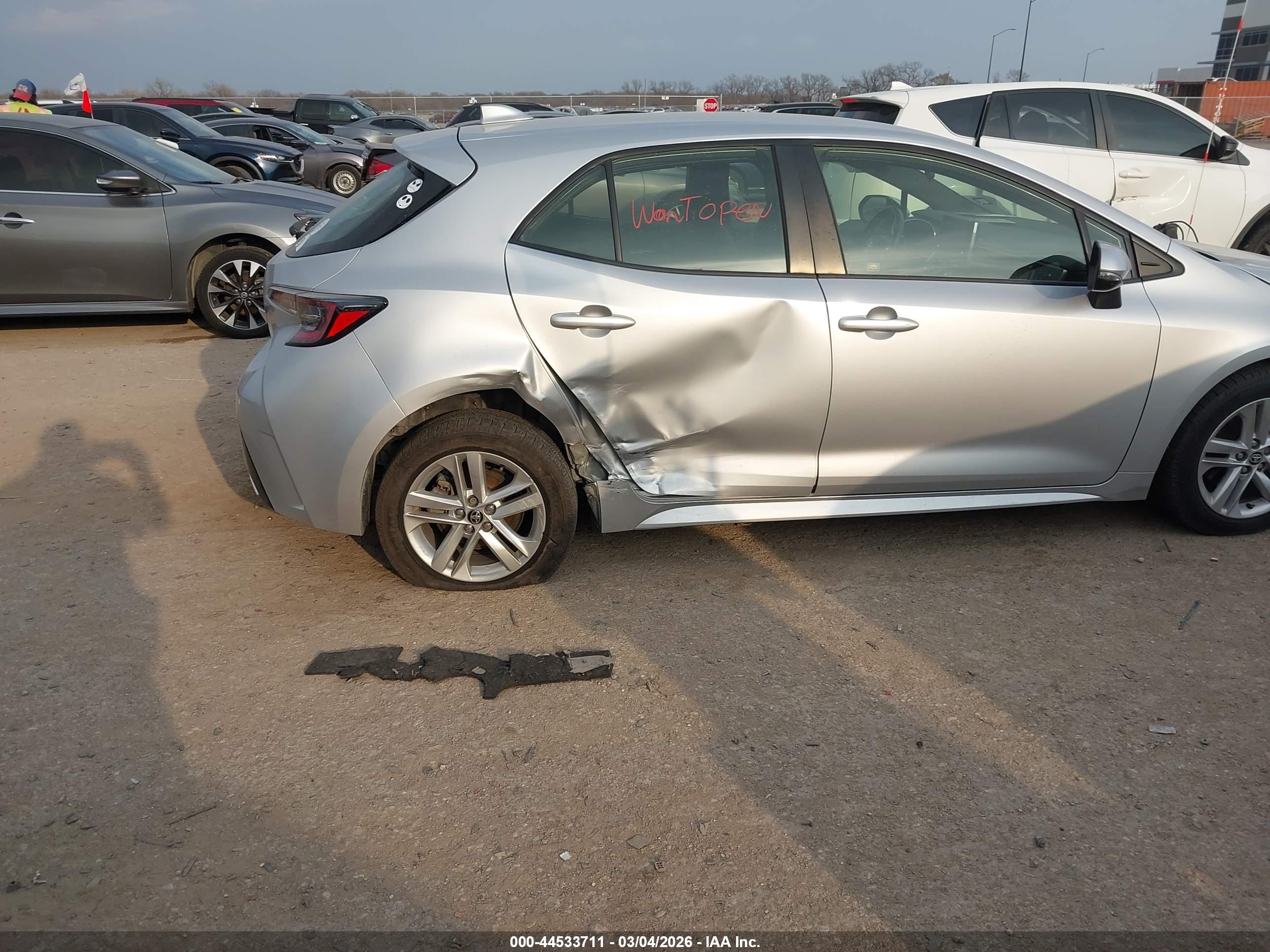 TOYOTA COROLLA image 6
