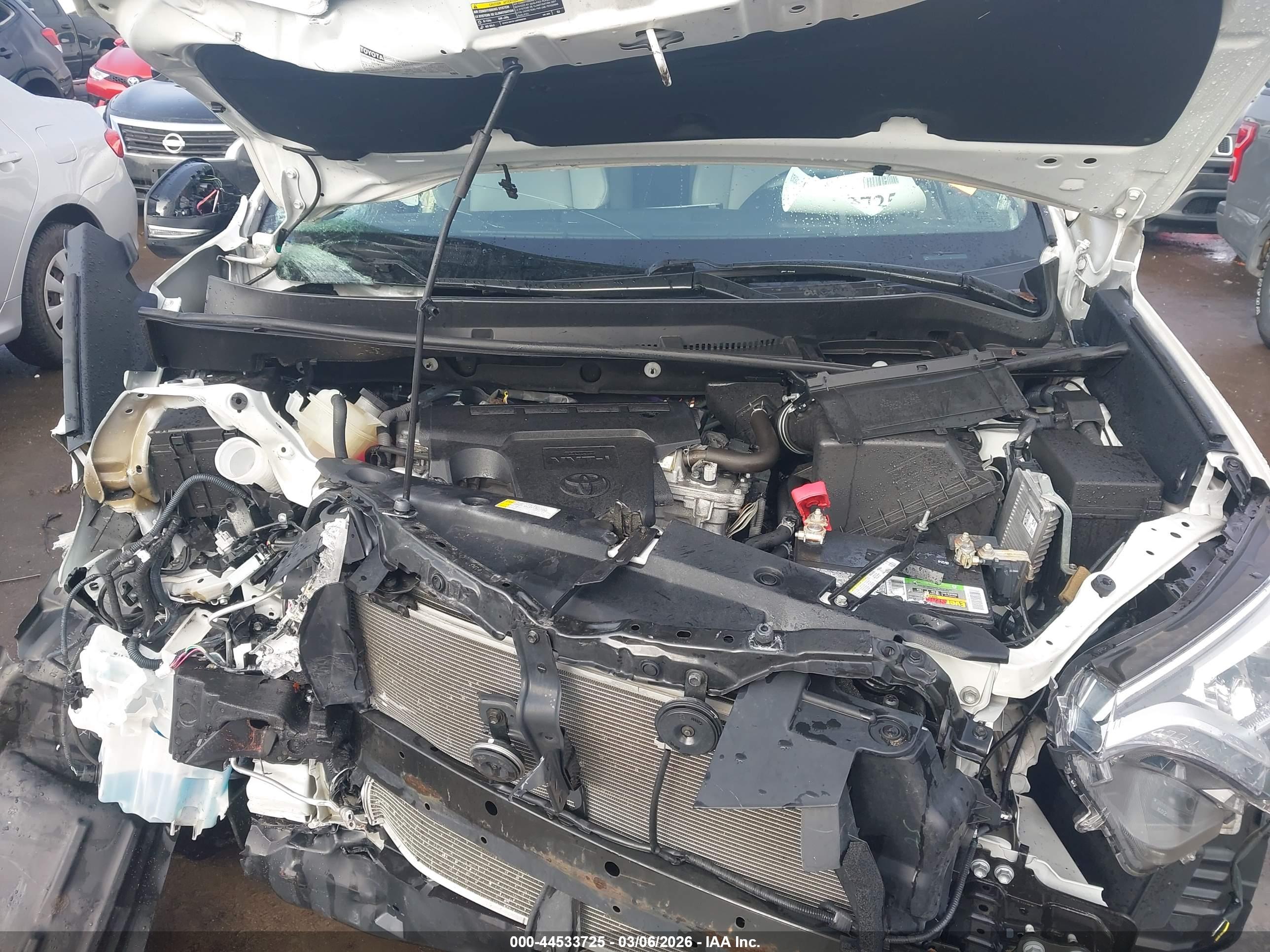 TOYOTA RAV4 image 10