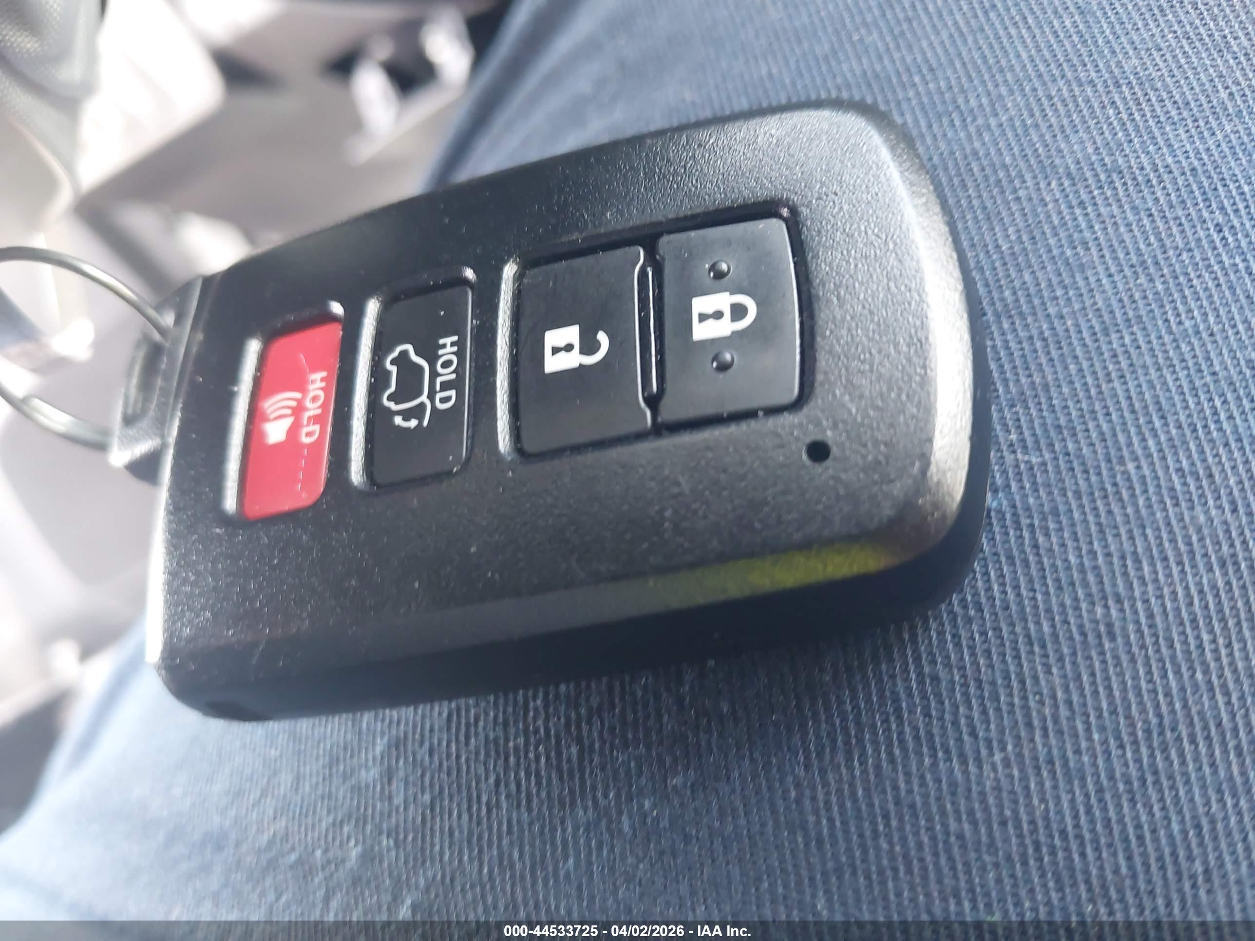 TOYOTA RAV4 image 11