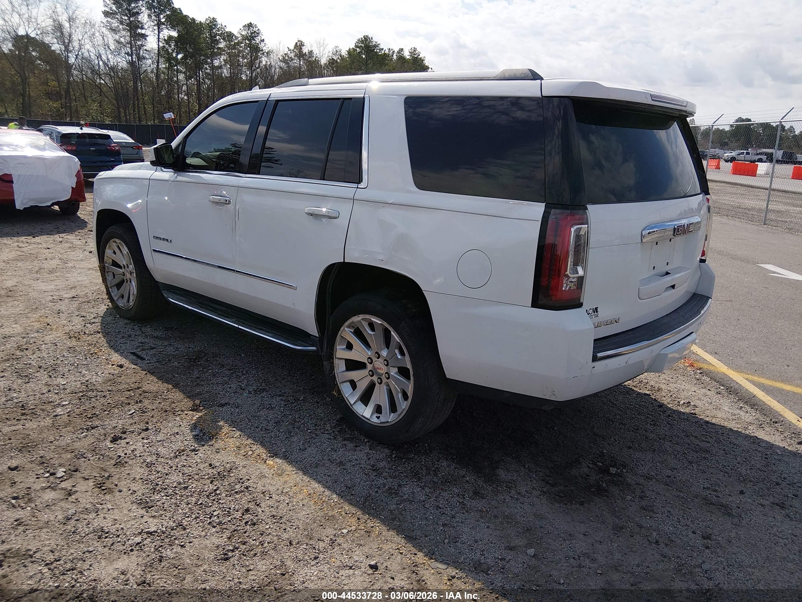 GMC YUKON image 3