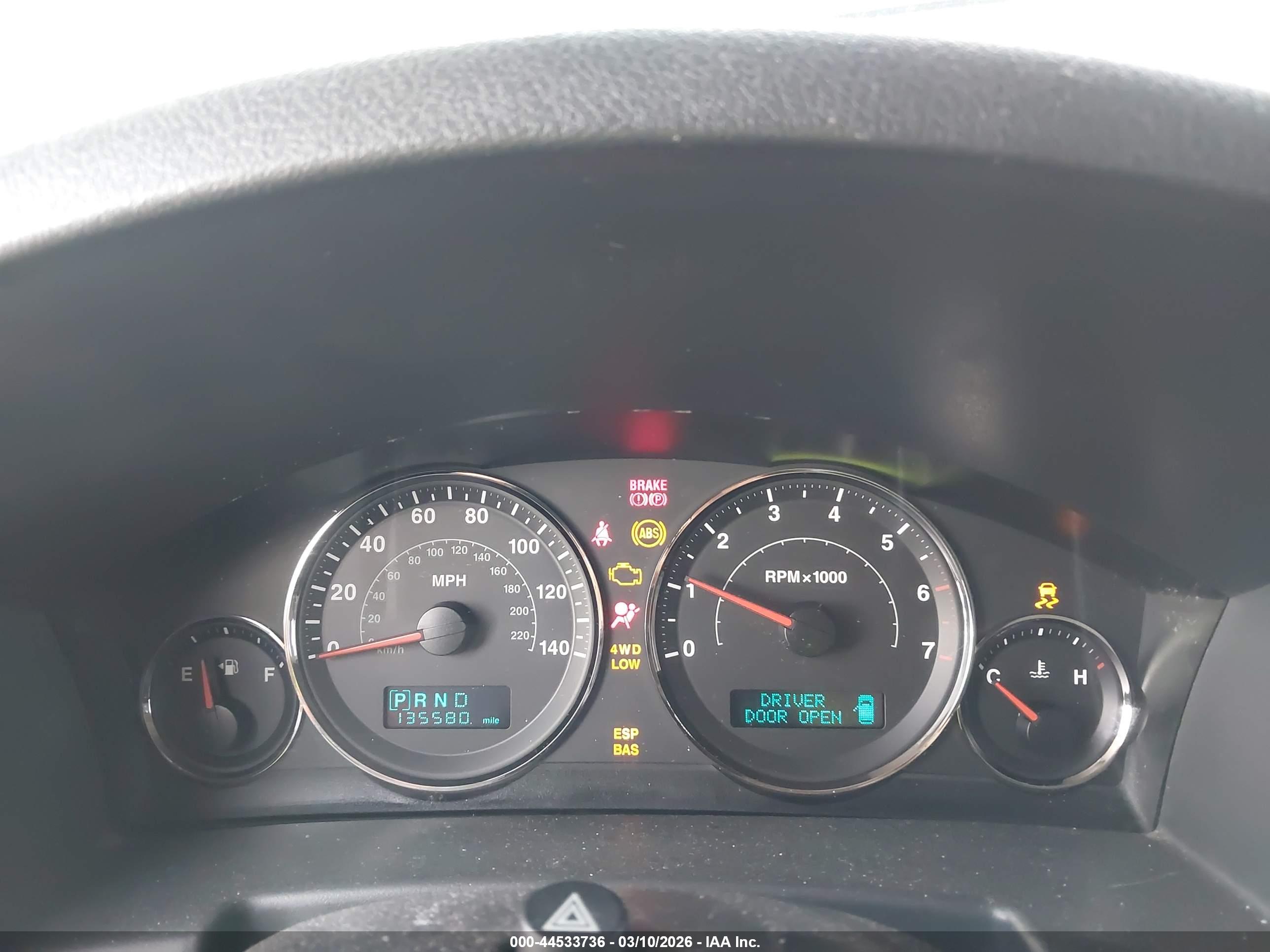 JEEP COMMANDER image 7