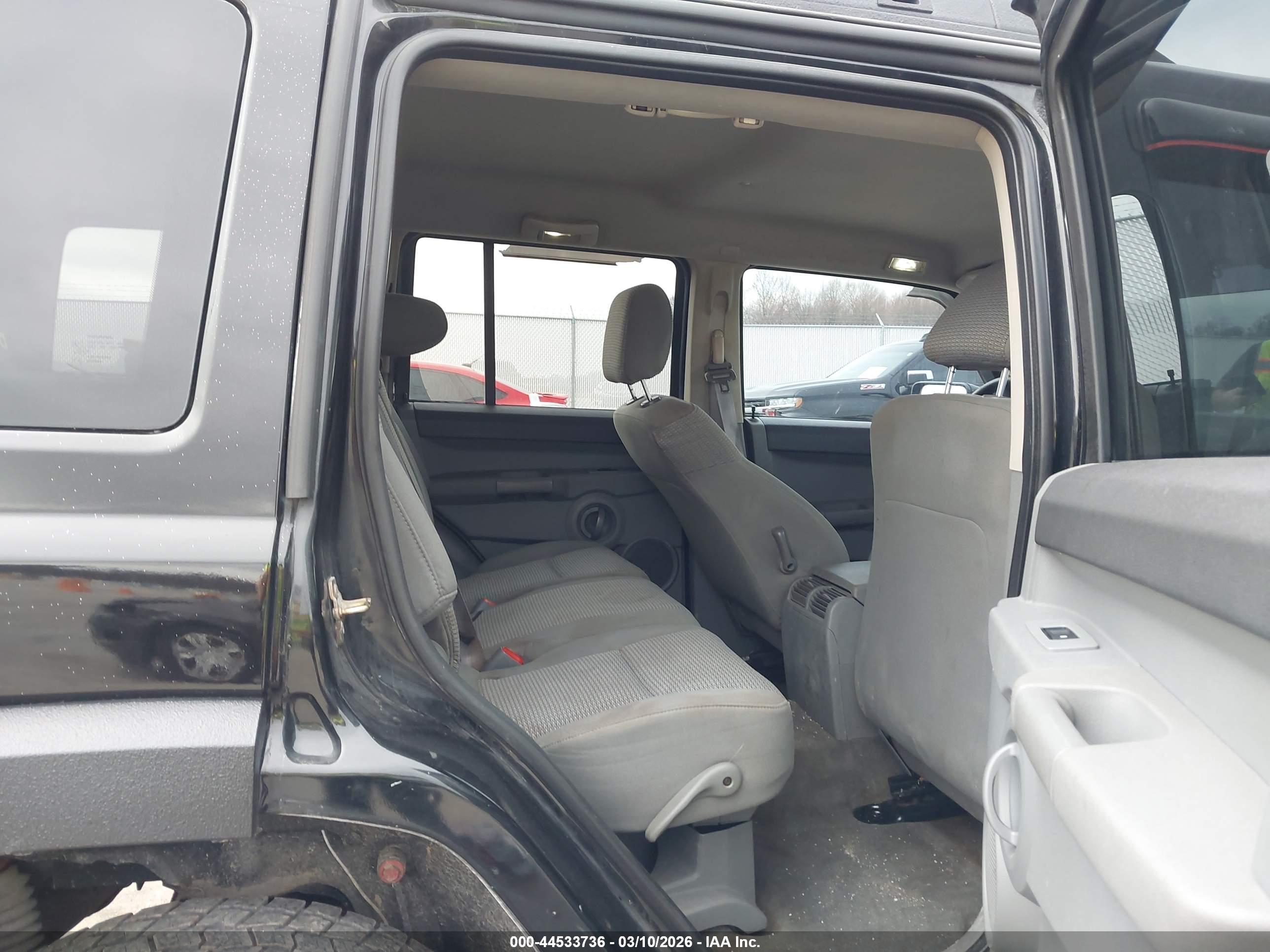 JEEP COMMANDER image 8
