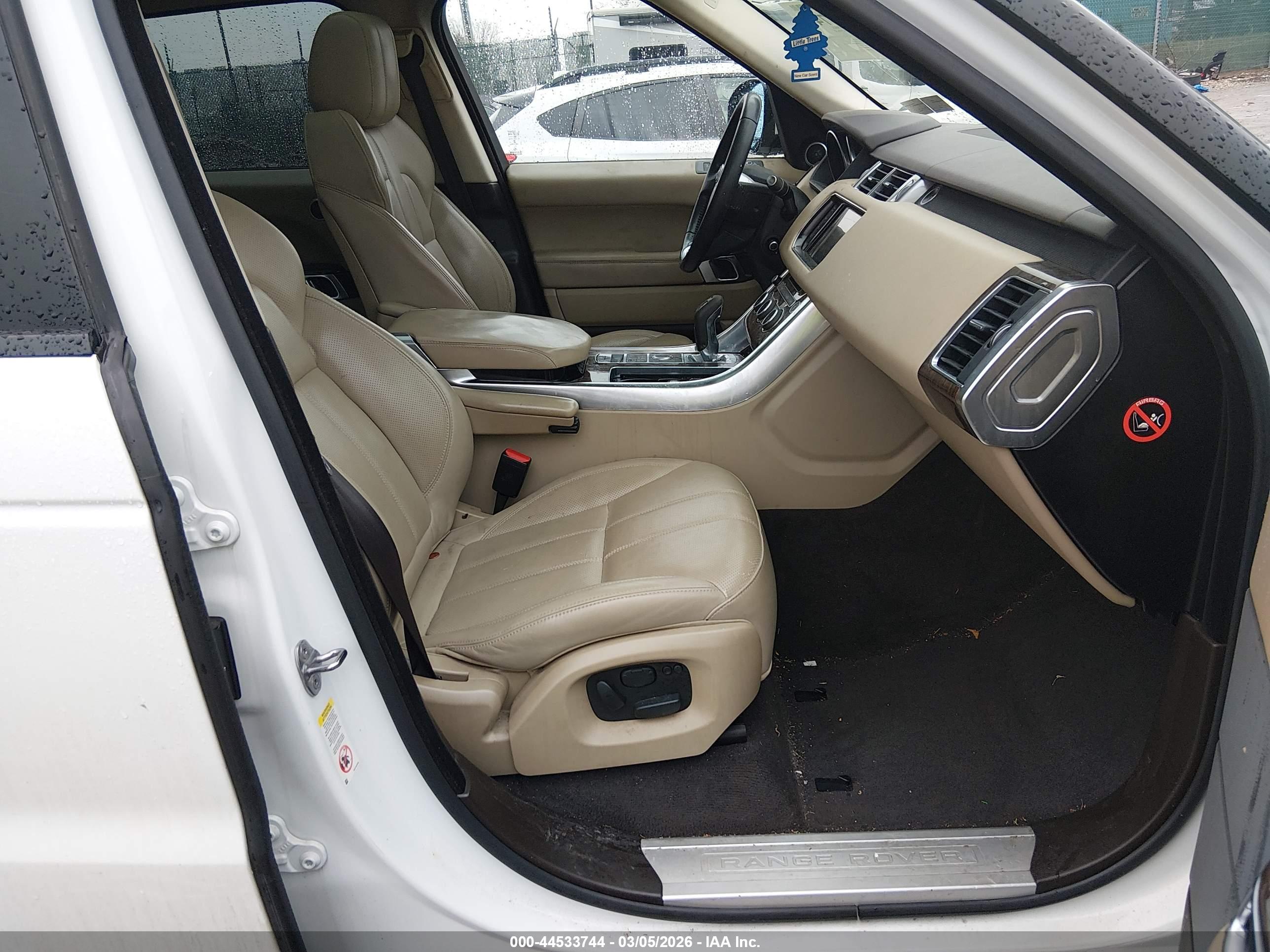 LAND ROVER image 5
