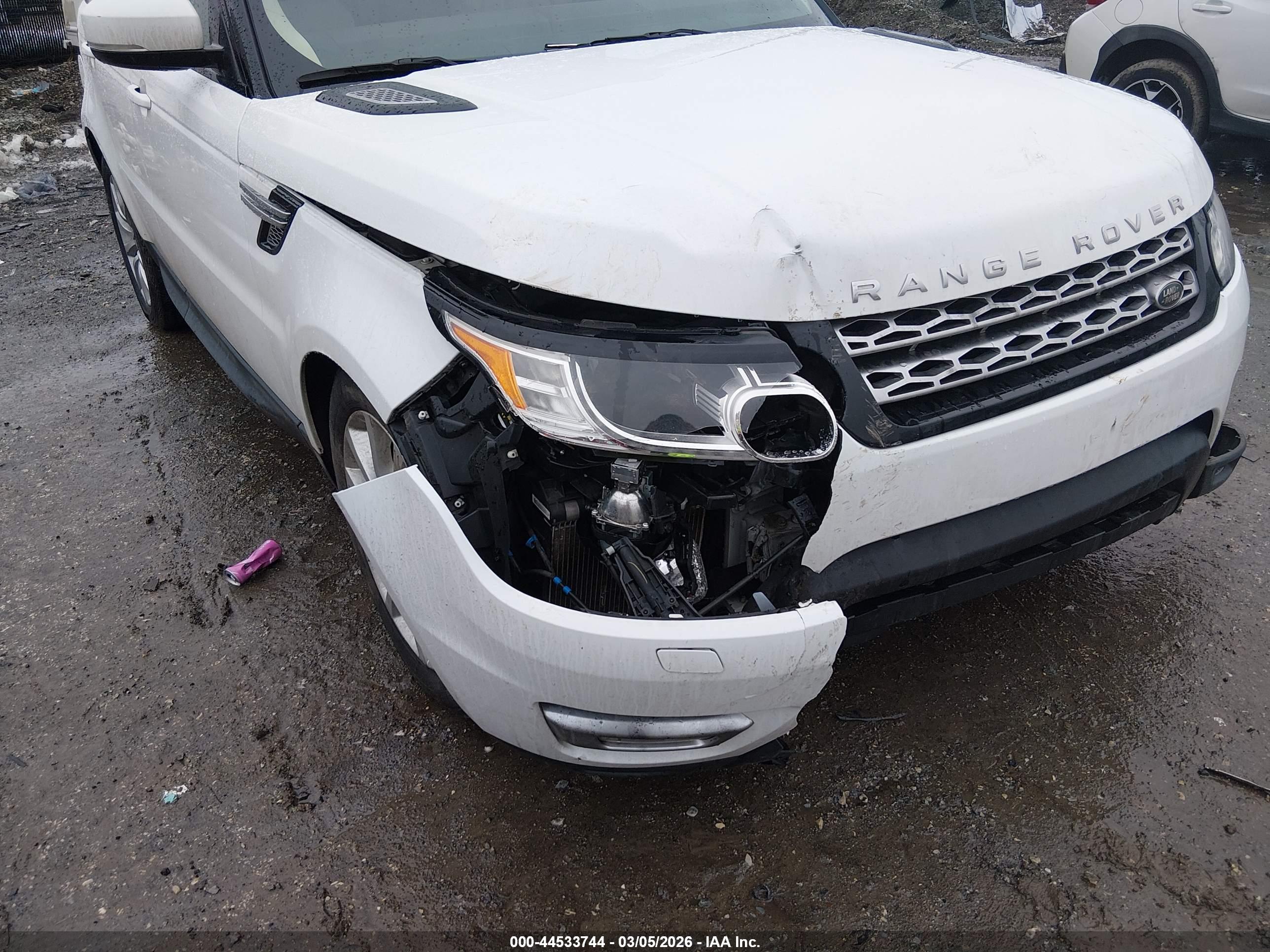 LAND ROVER image 6