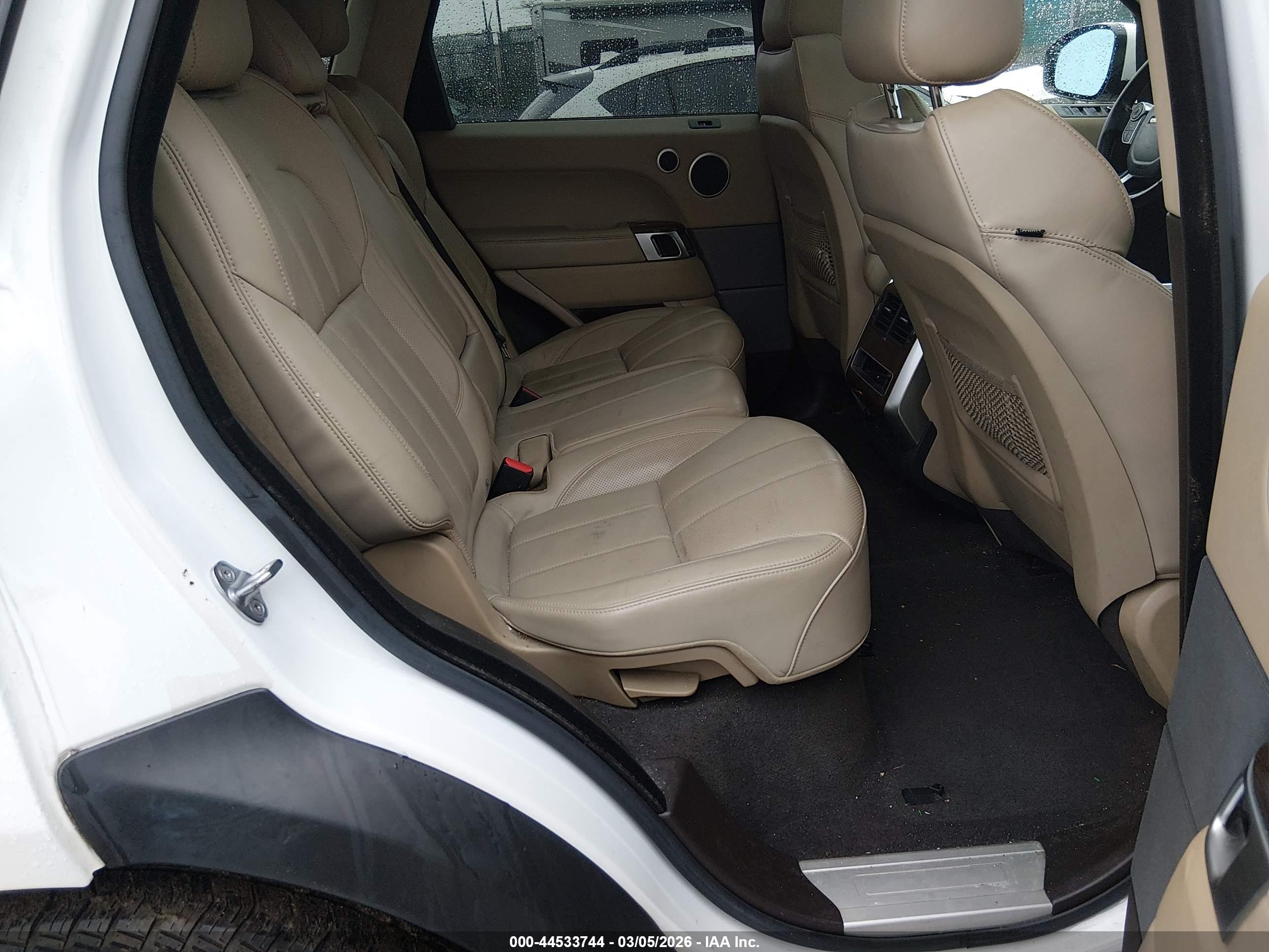 LAND ROVER image 8