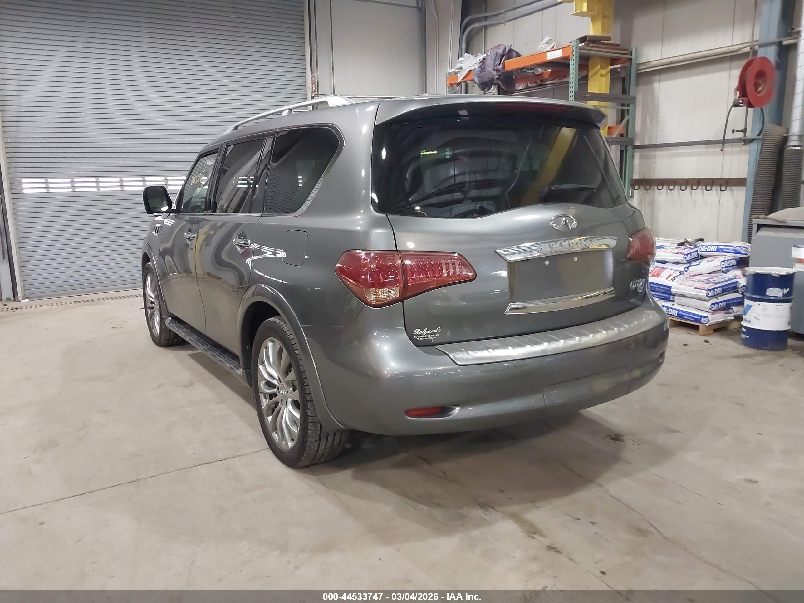 INFINITI QX80 image 3