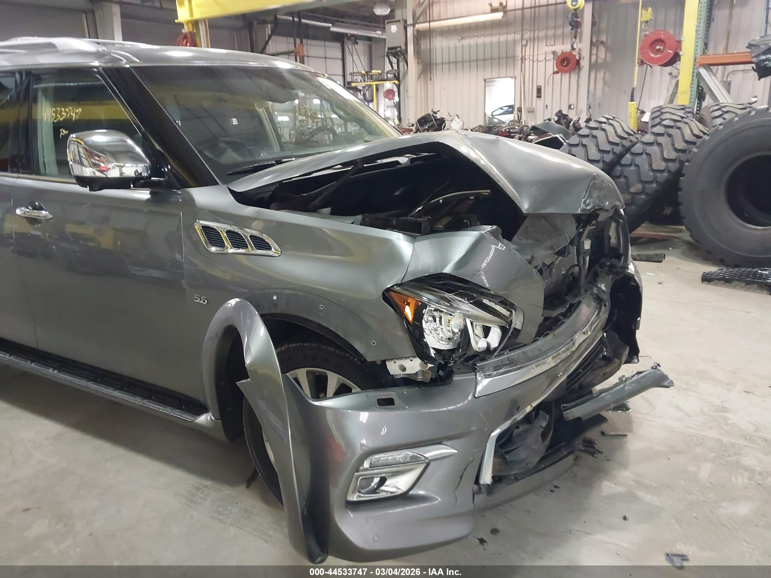INFINITI QX80 image 6
