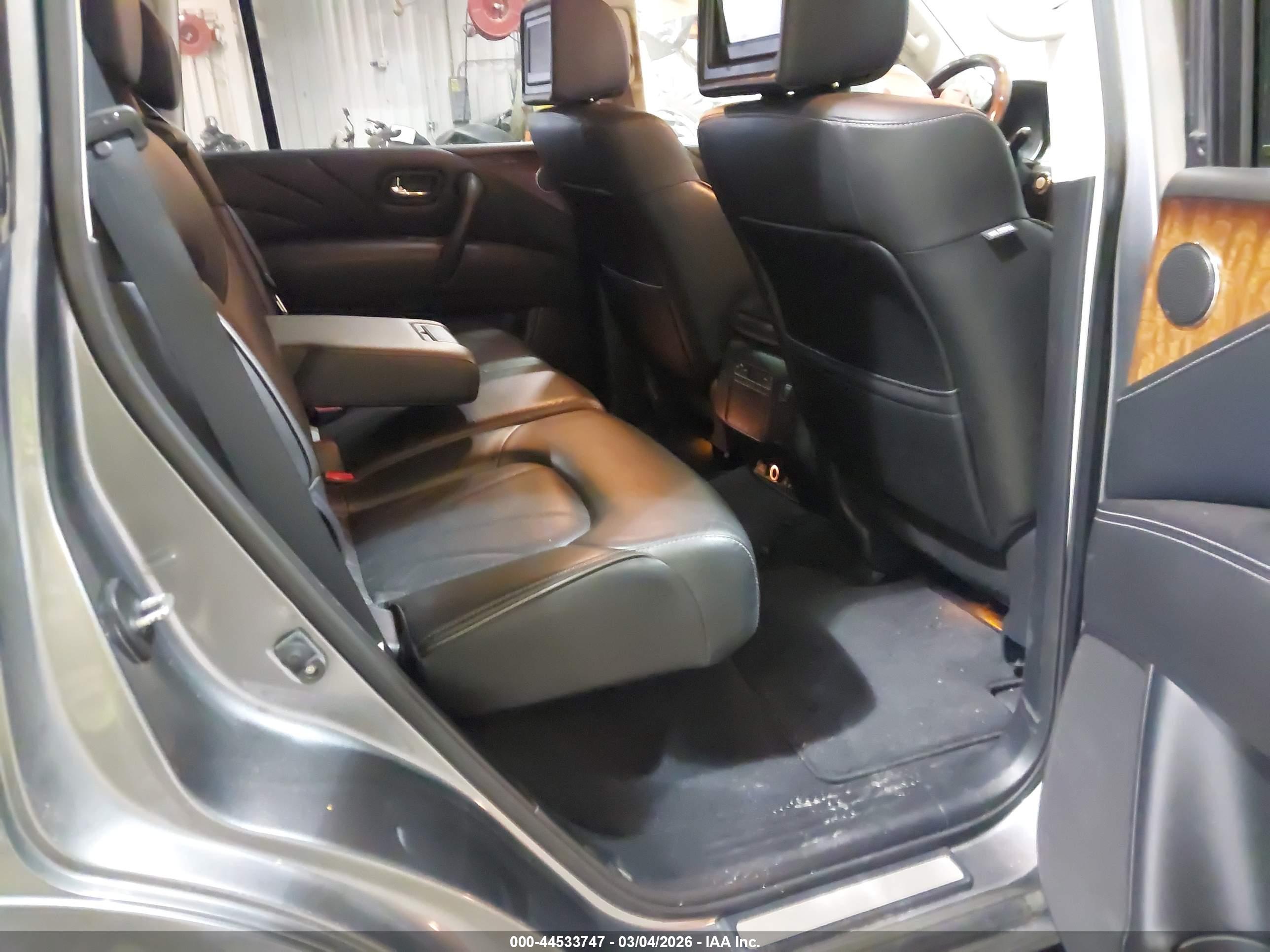 INFINITI QX80 image 8