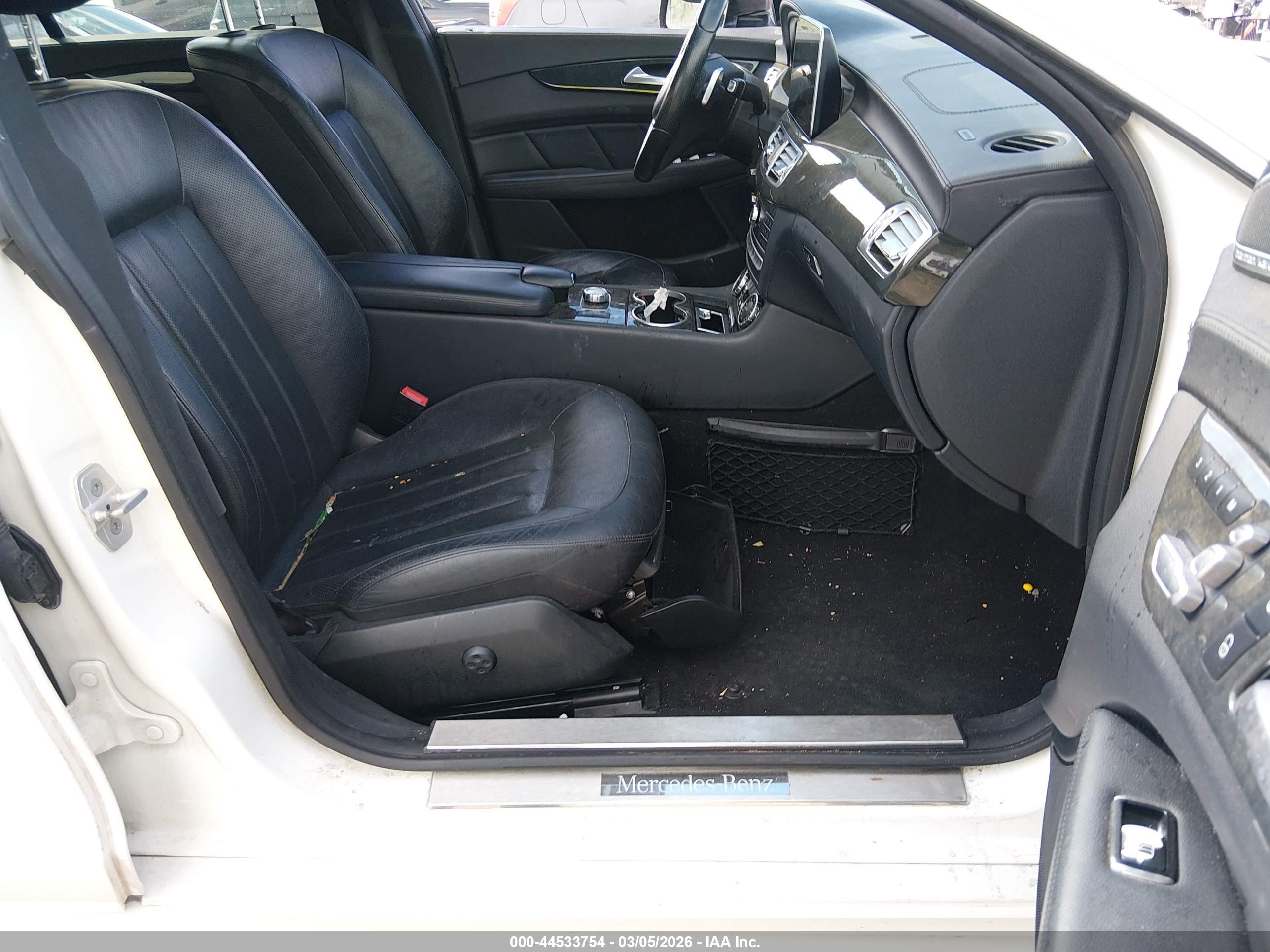 MERCEDES-BENZ CLS image 5