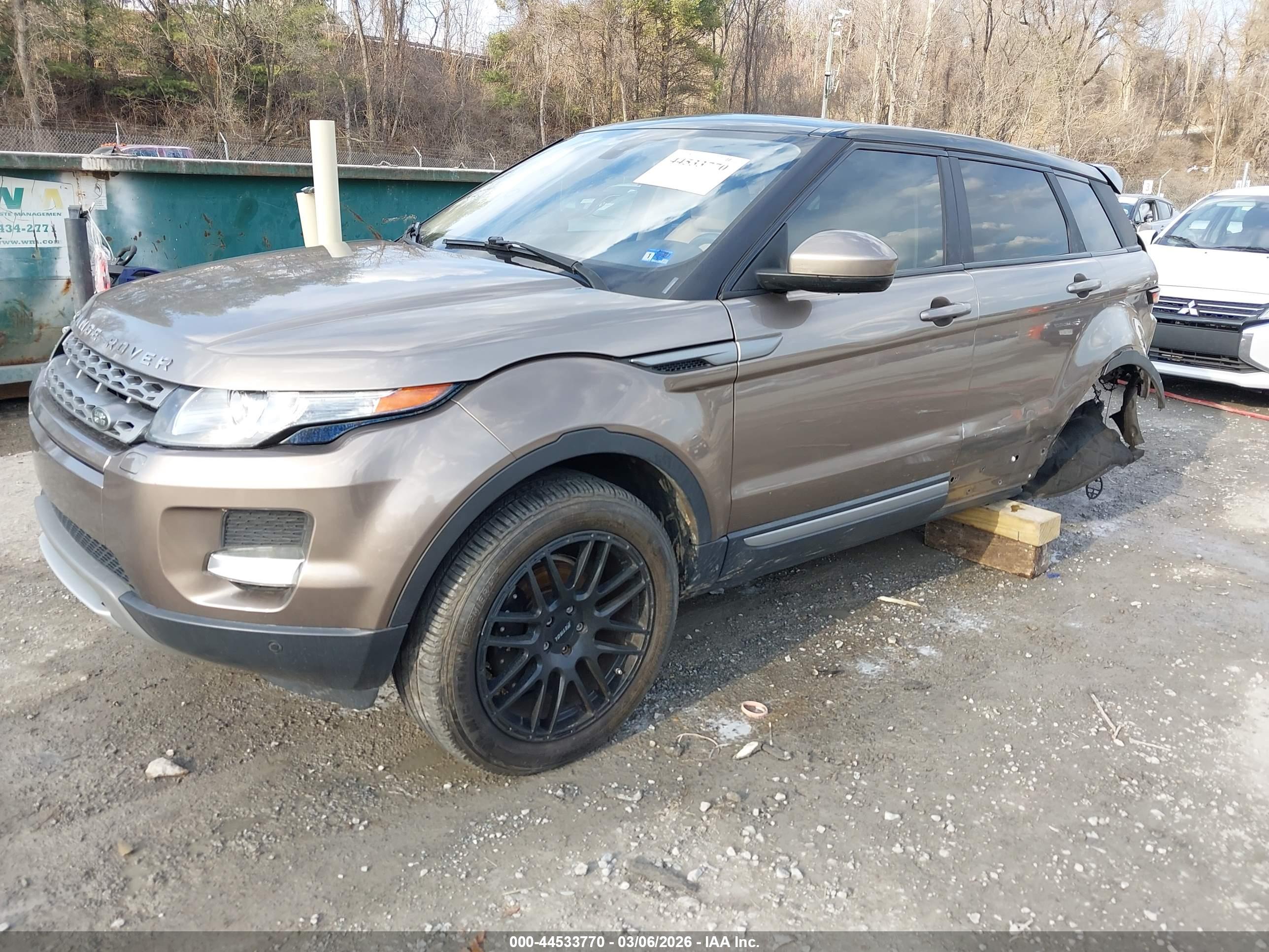 LAND ROVER image 2