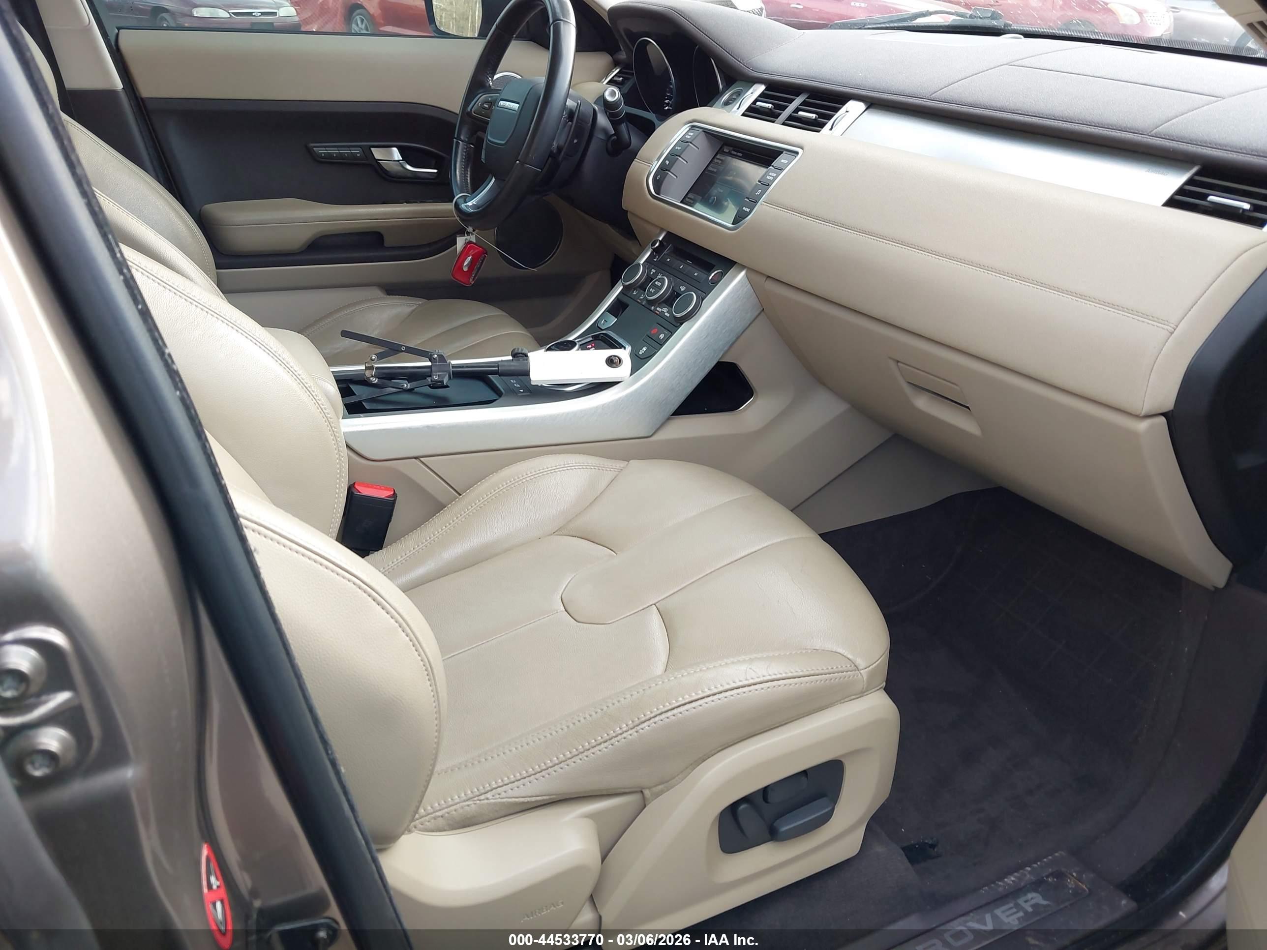 LAND ROVER image 5