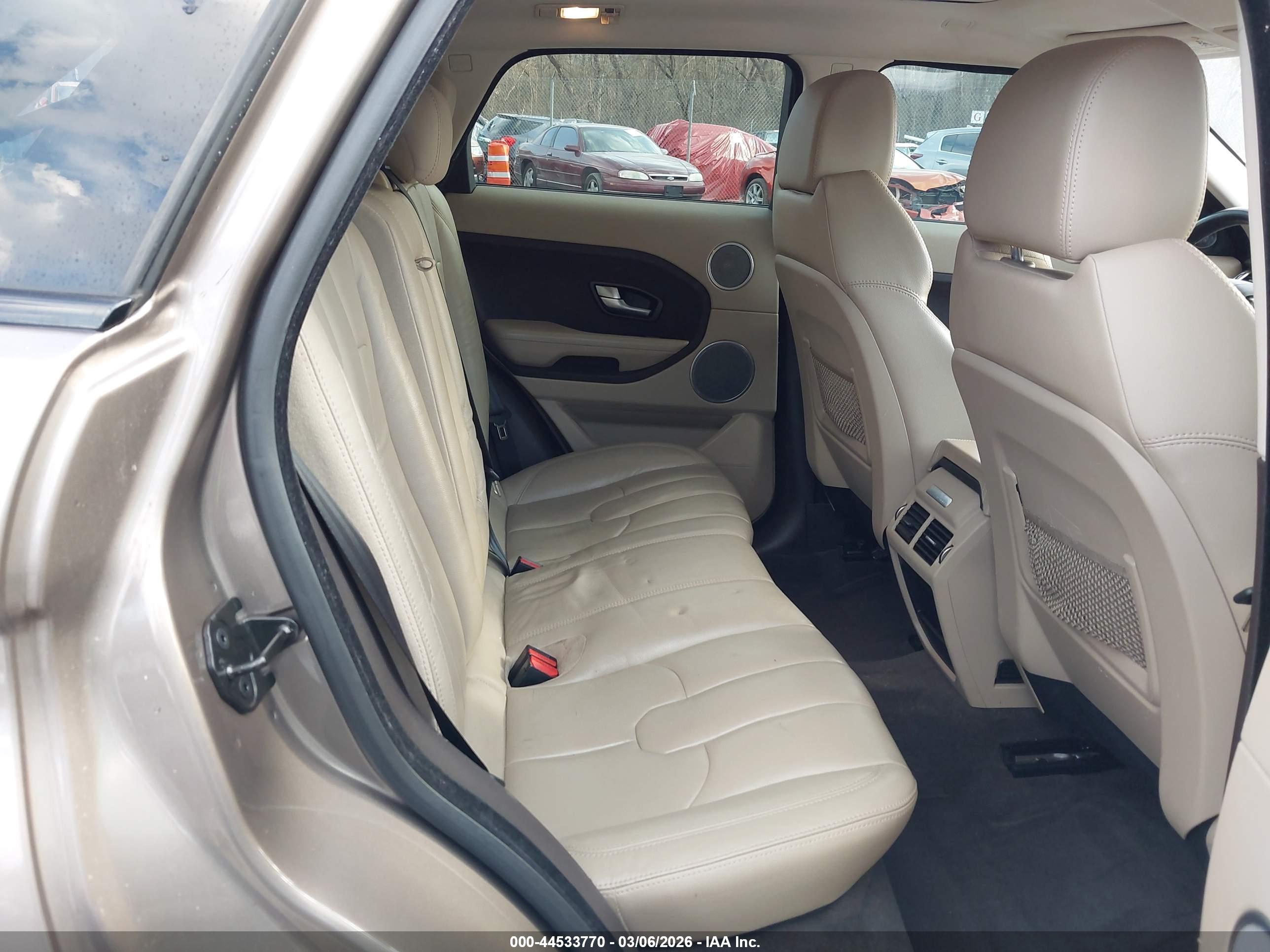 LAND ROVER image 8