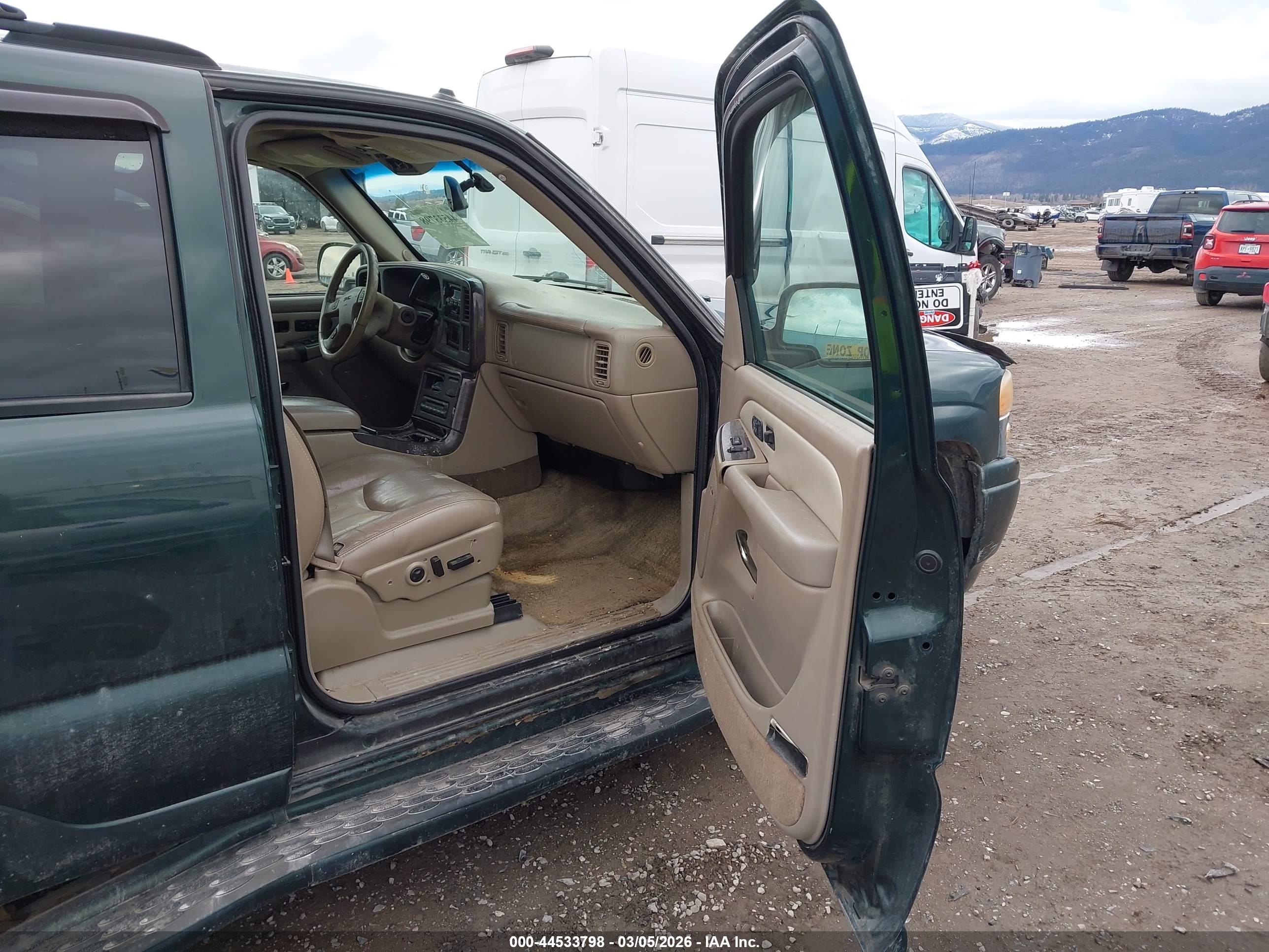 GMC YUKON image 5