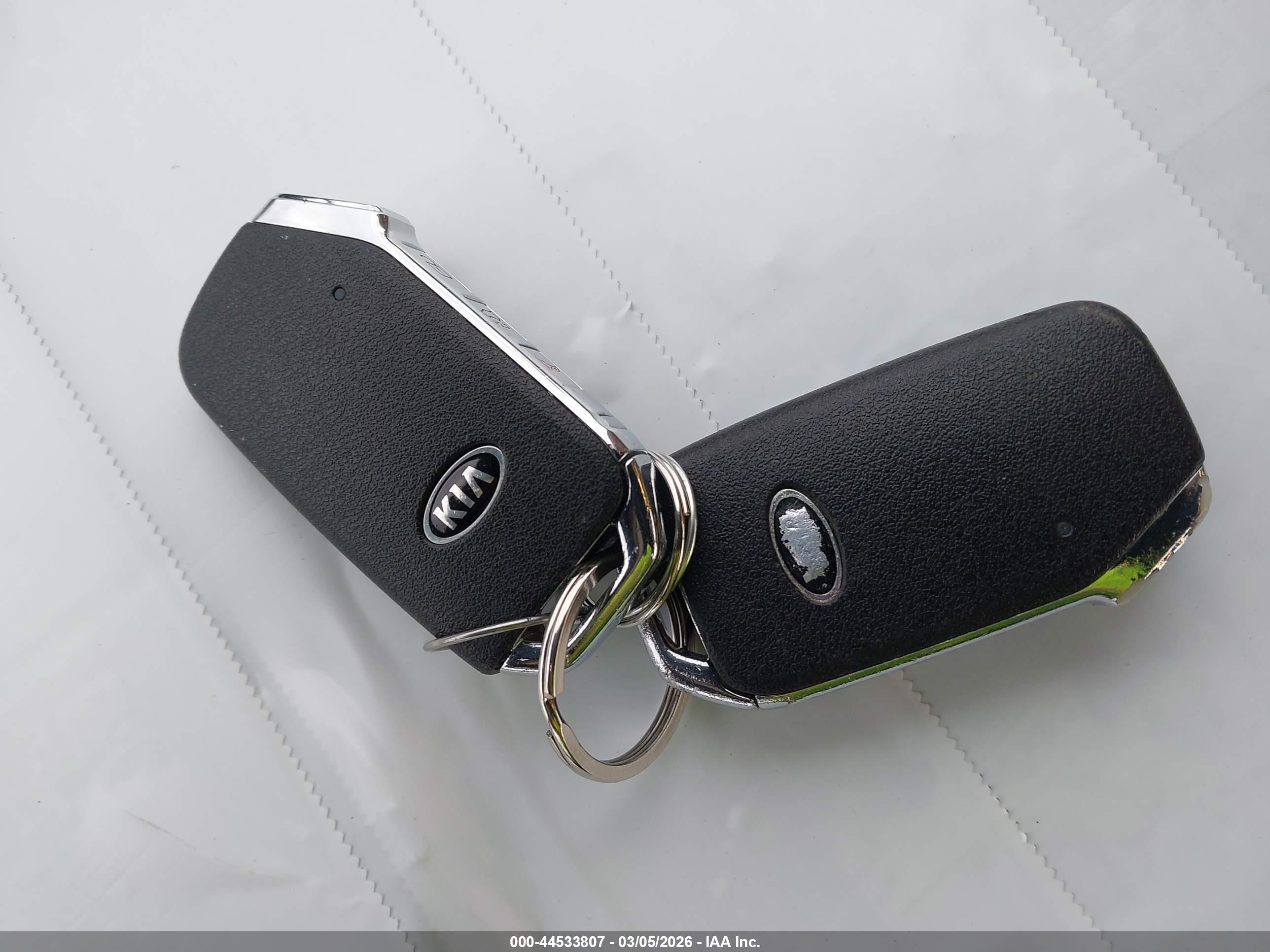 KIA NIRO image 11
