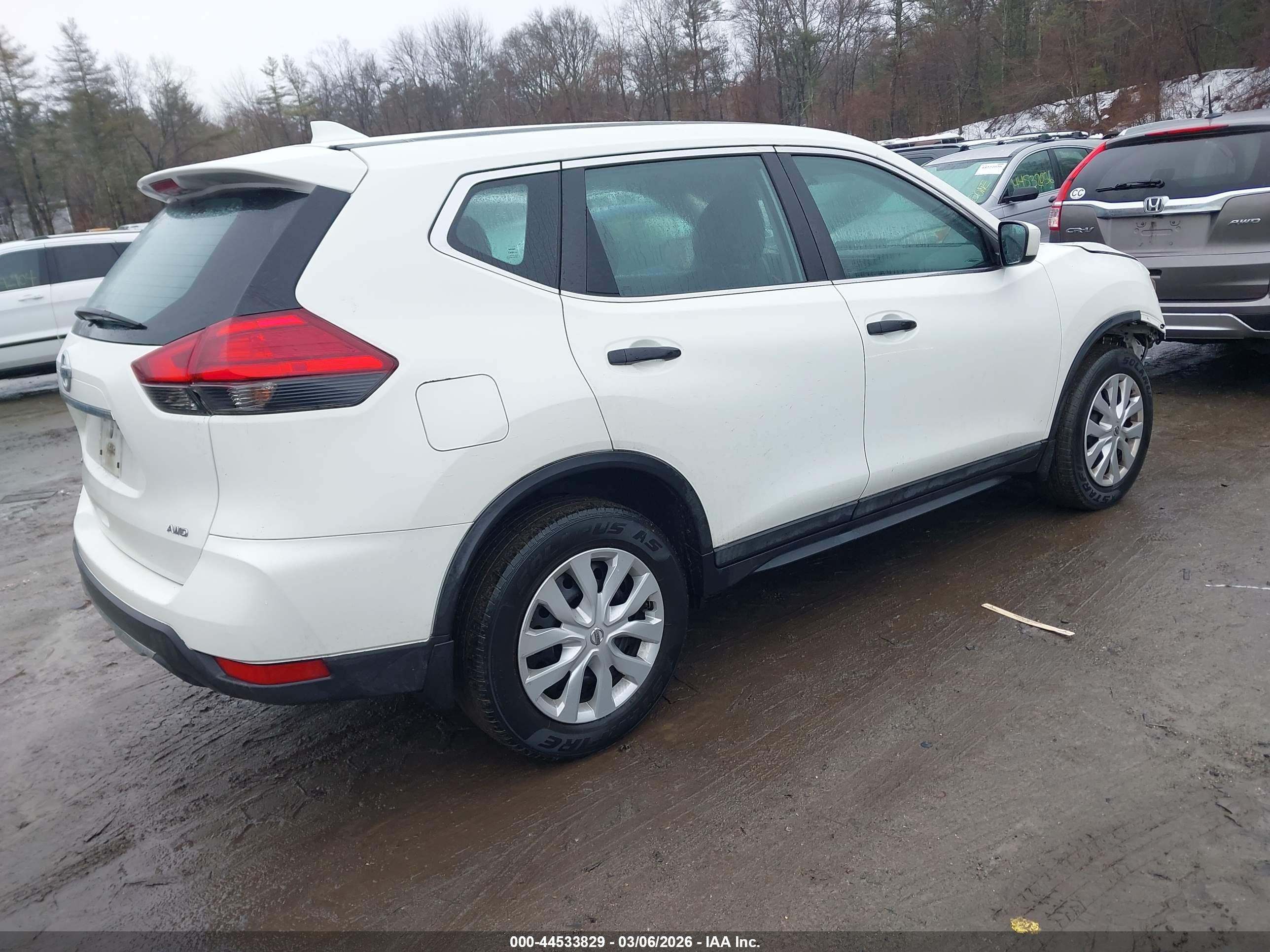 NISSAN ROGUE image 4