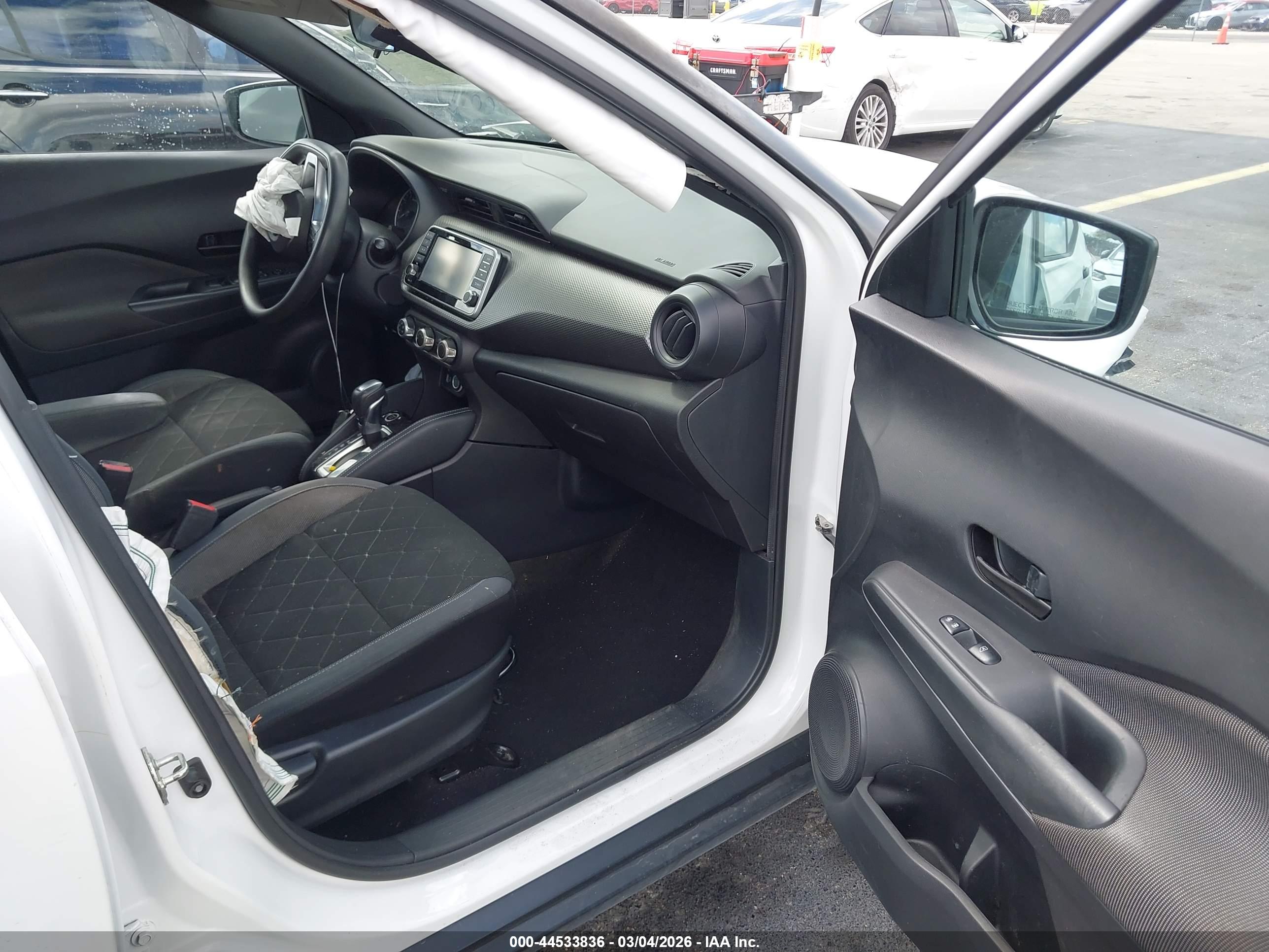 NISSAN KICKS image 5