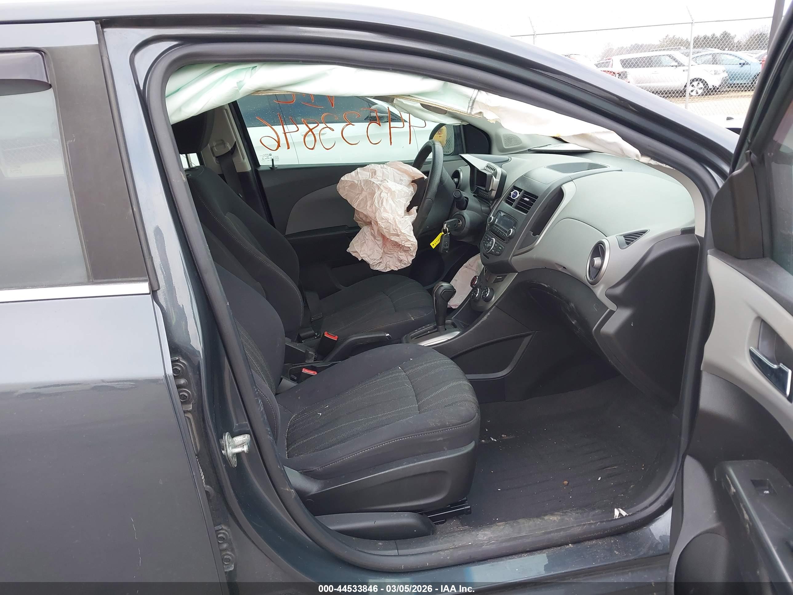 CHEVROLET SONIC image 5