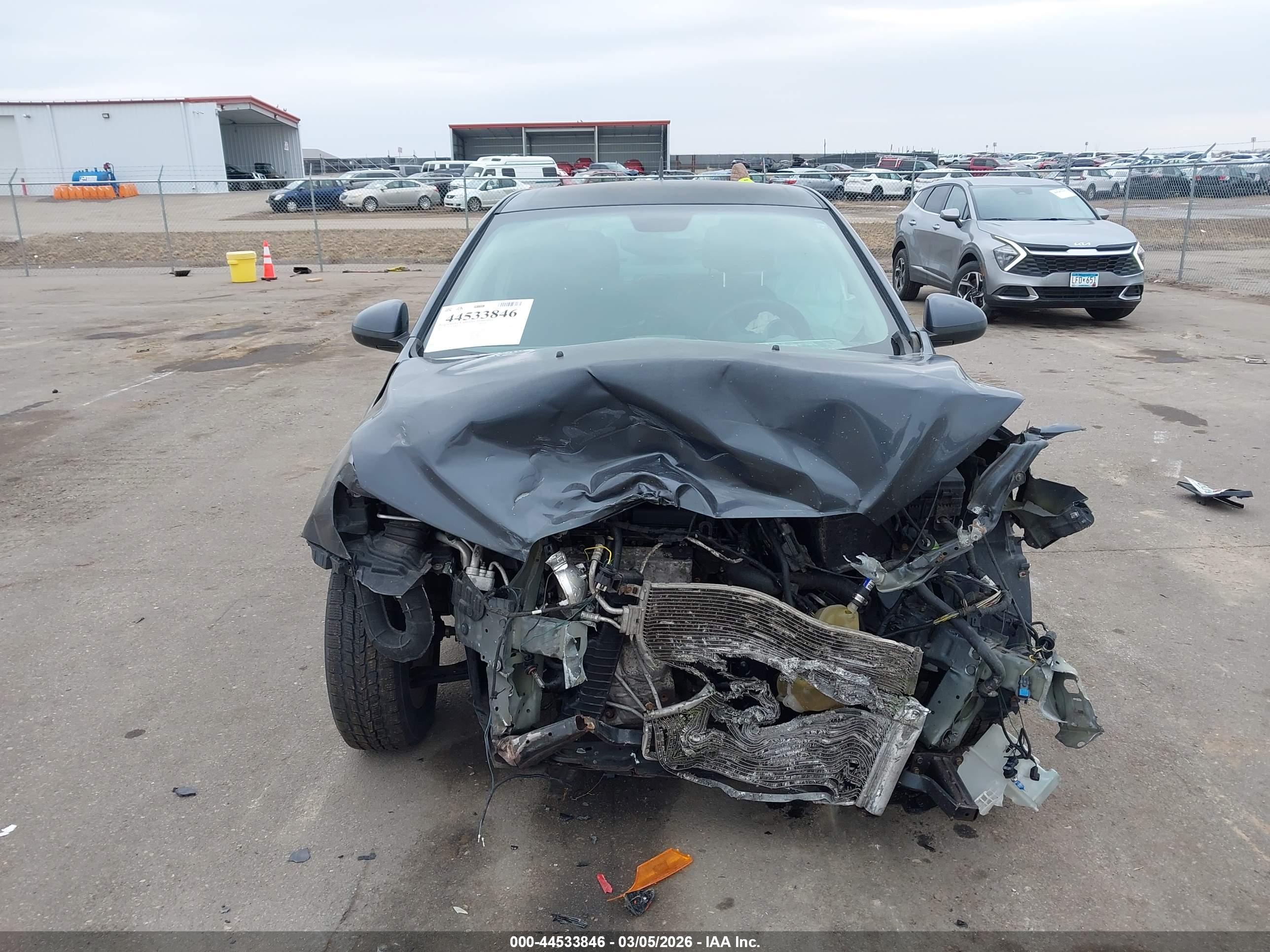 CHEVROLET SONIC image 6