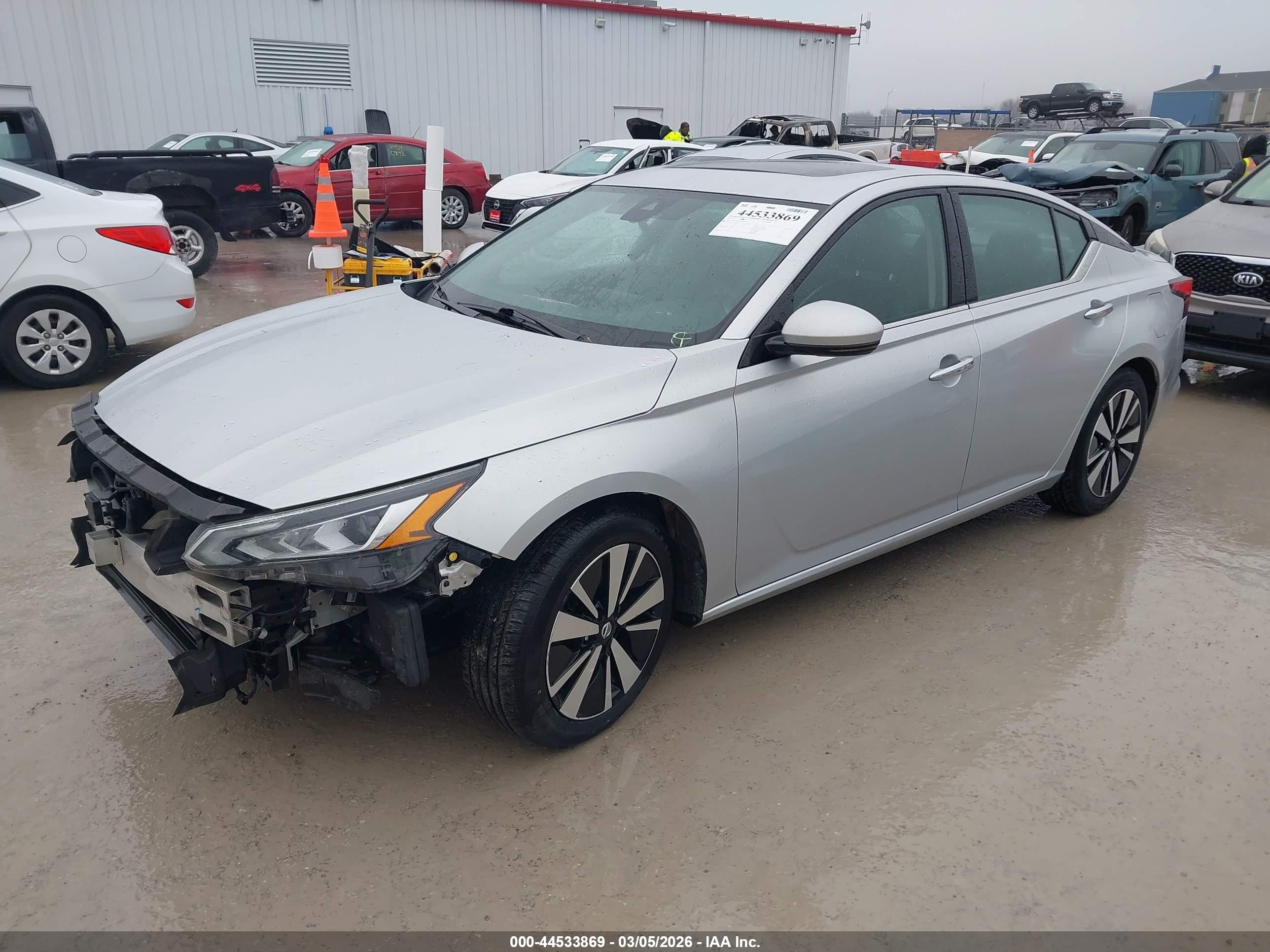 NISSAN ALTIMA image 2