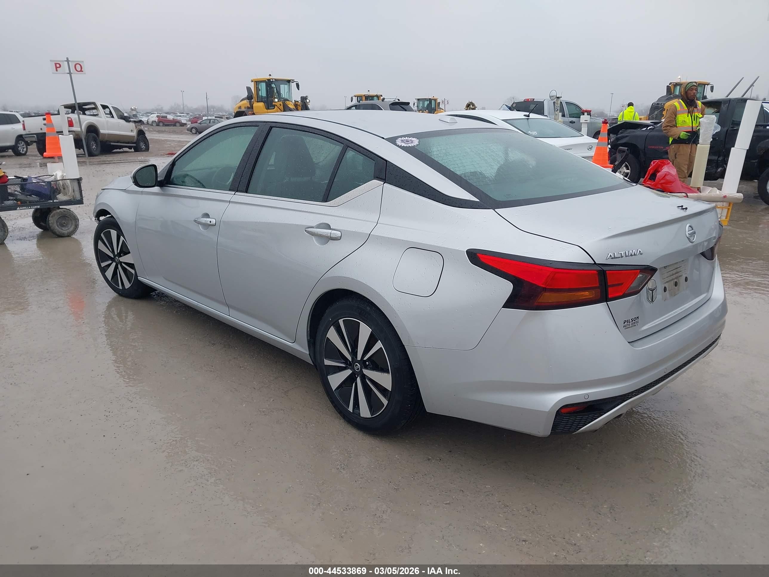 NISSAN ALTIMA image 3