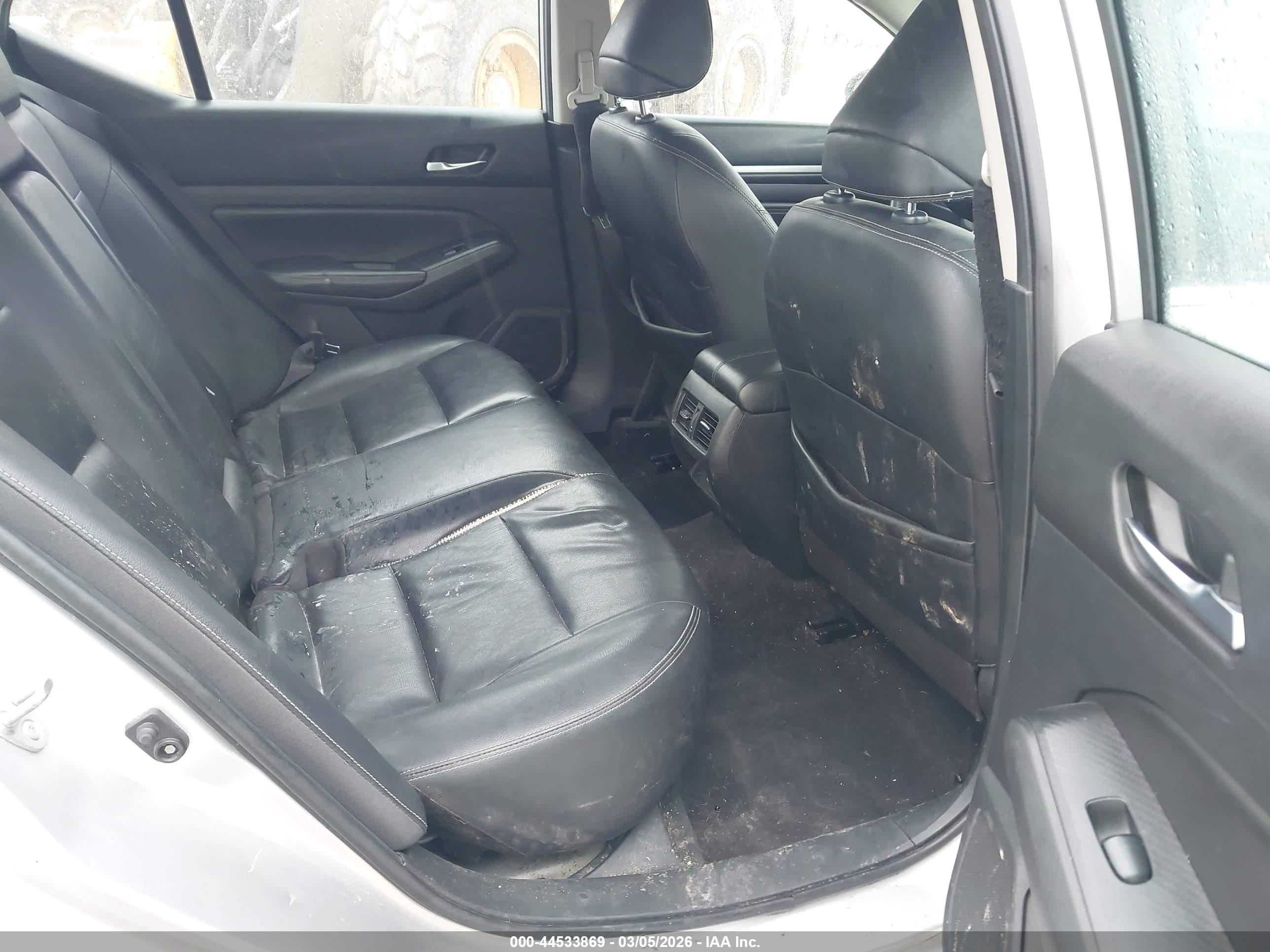 NISSAN ALTIMA image 8