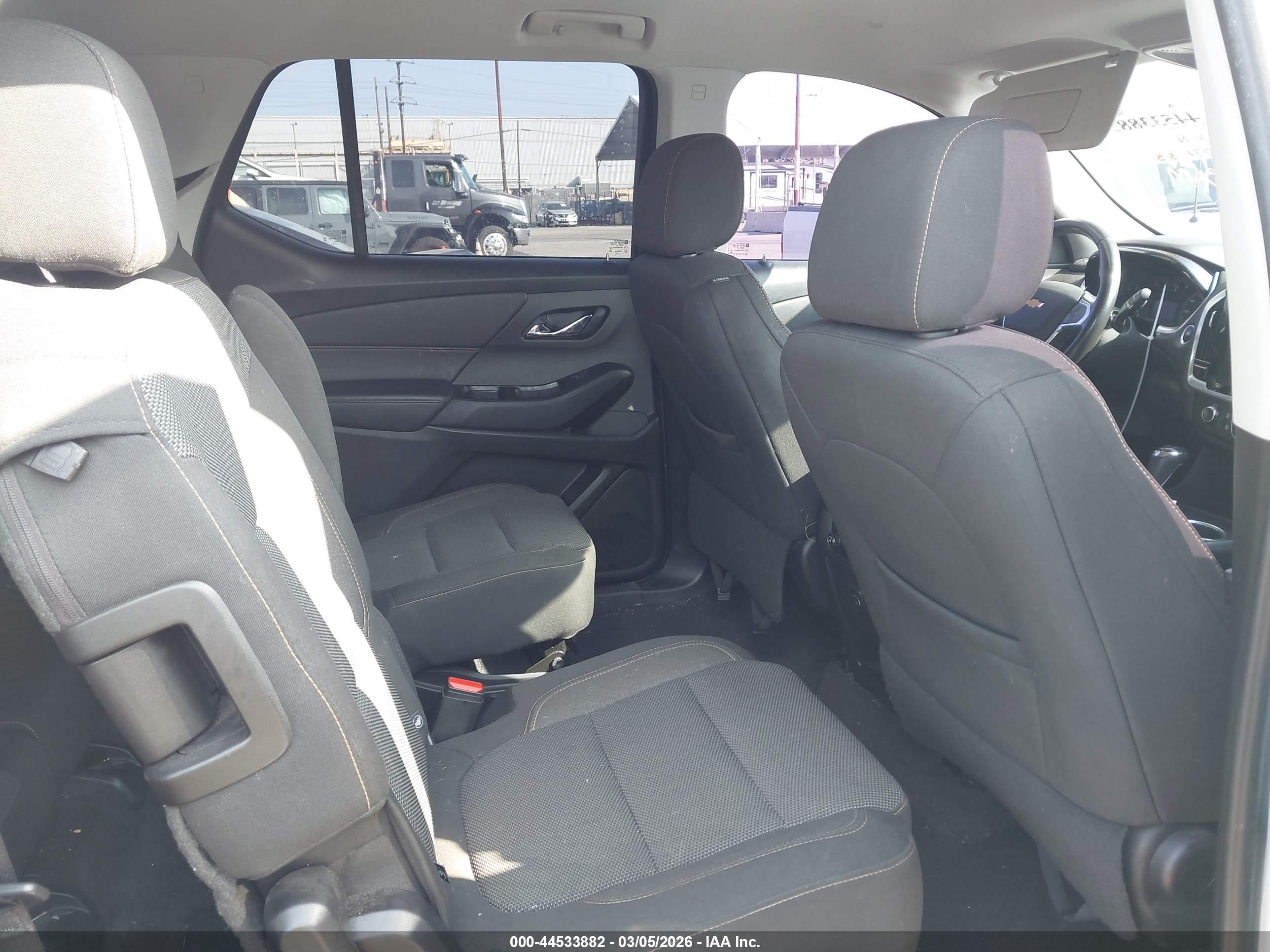 CHEVROLET TRAVERSE image 8