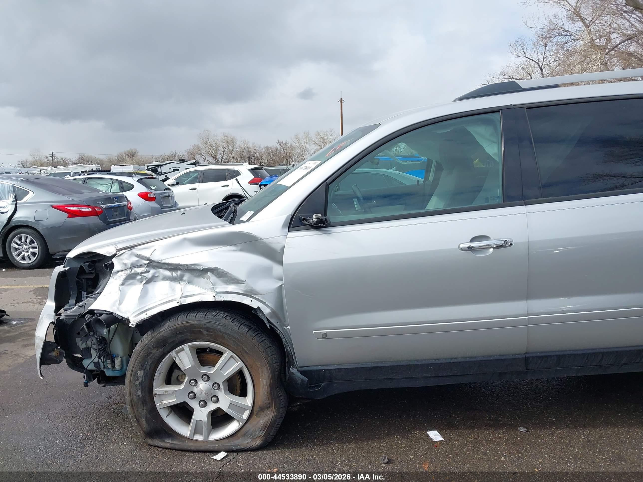 GMC ACADIA image 6