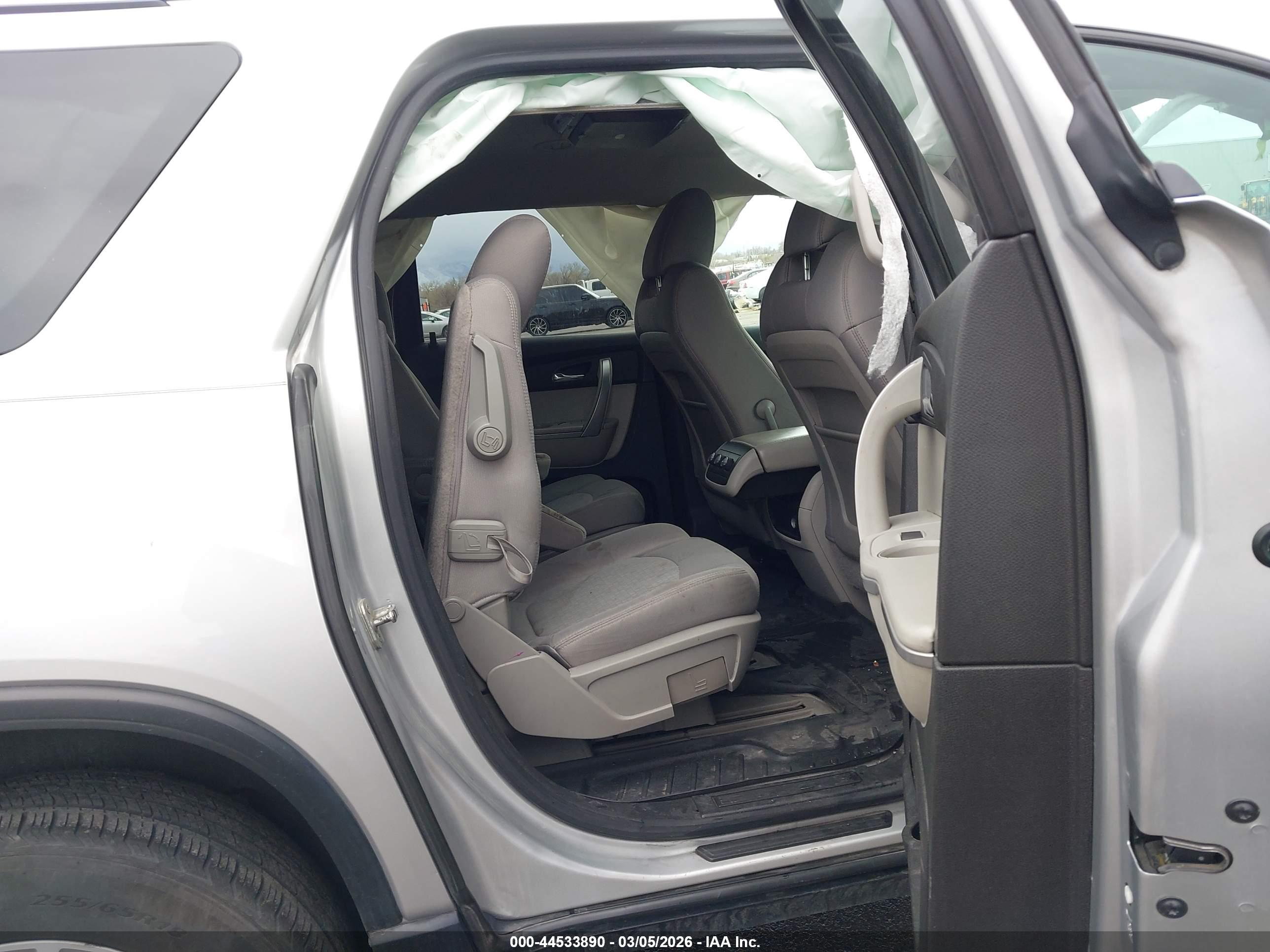 GMC ACADIA image 8