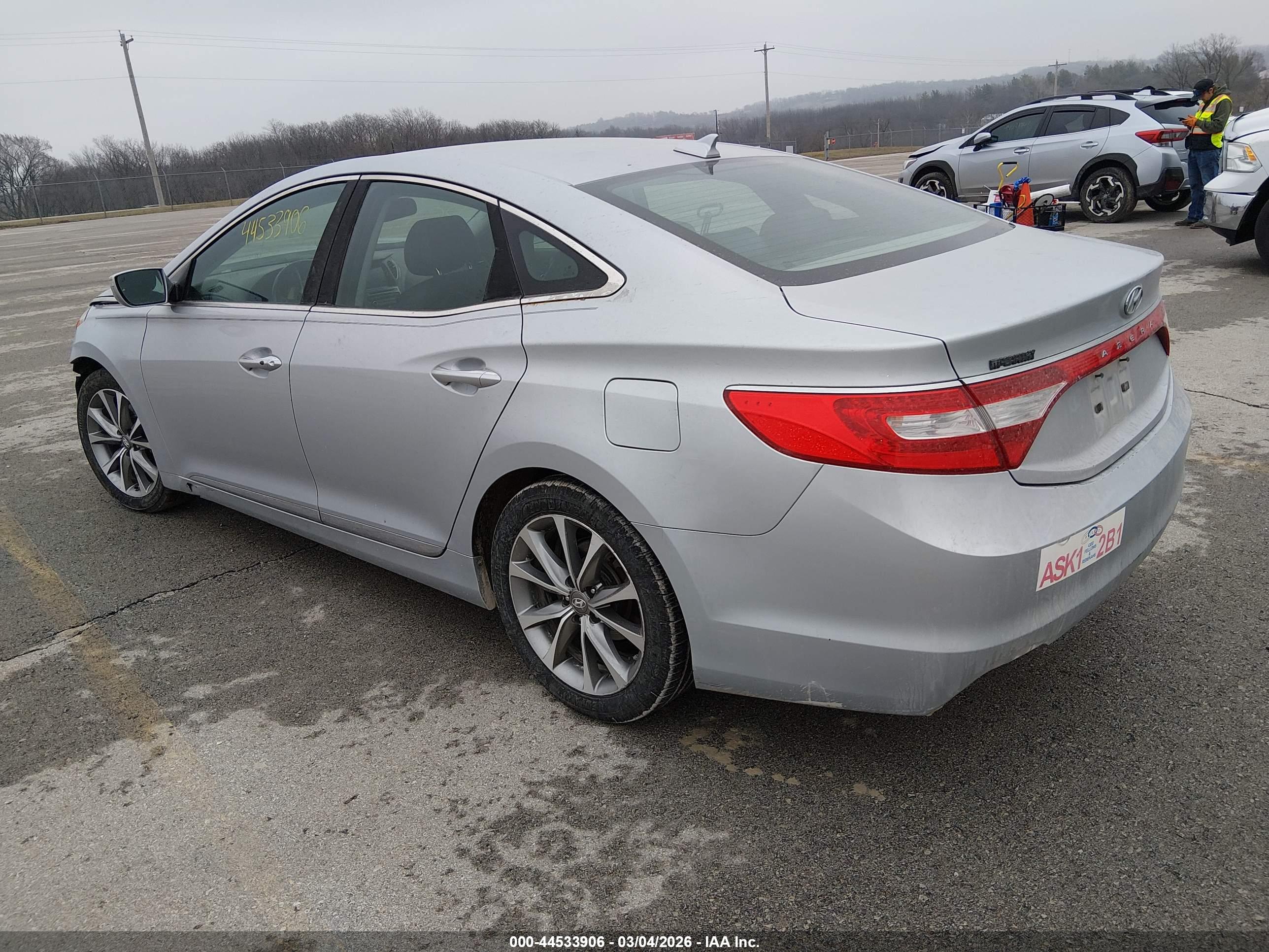 HYUNDAI AZERA image 3