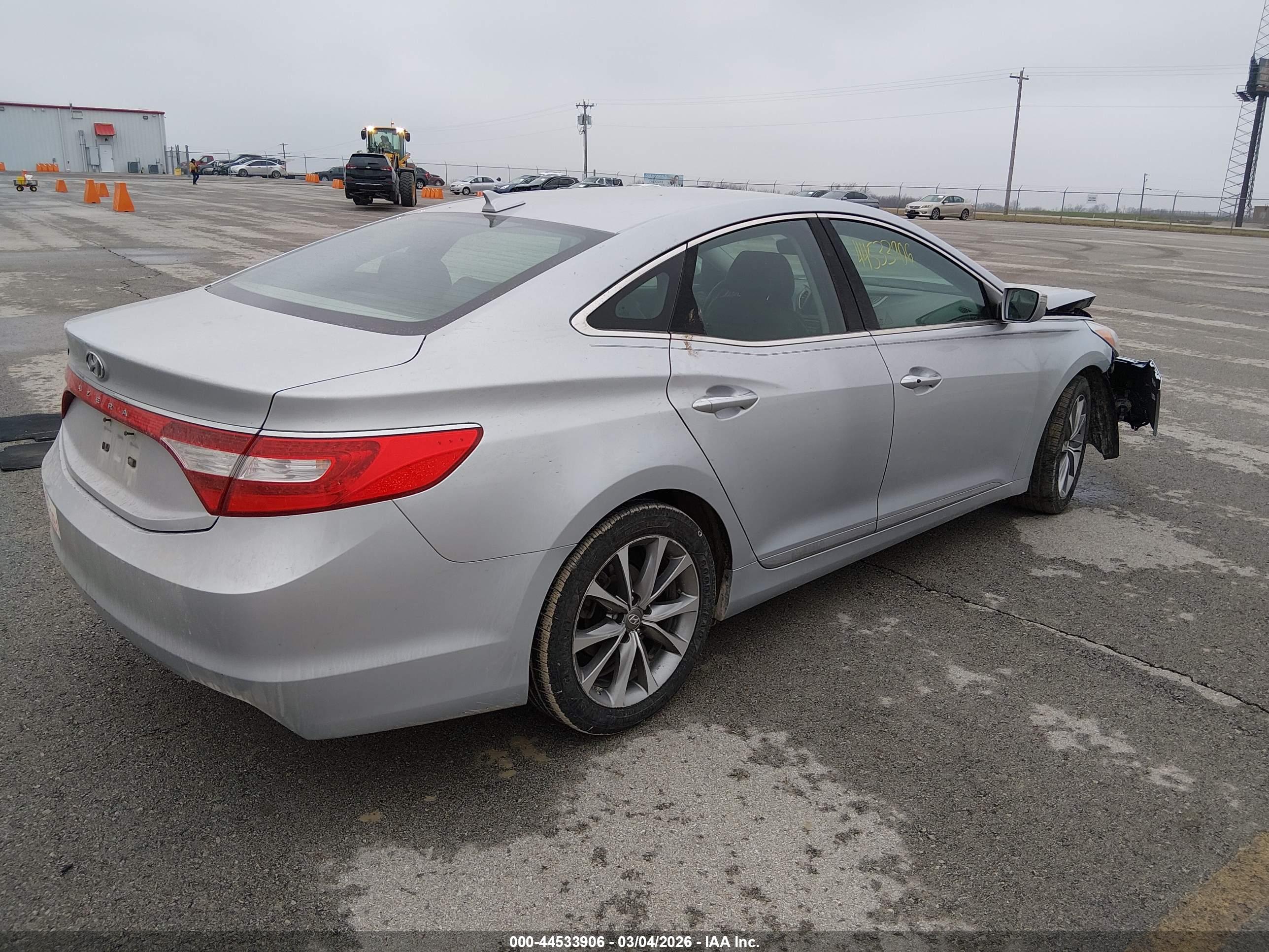 HYUNDAI AZERA image 4