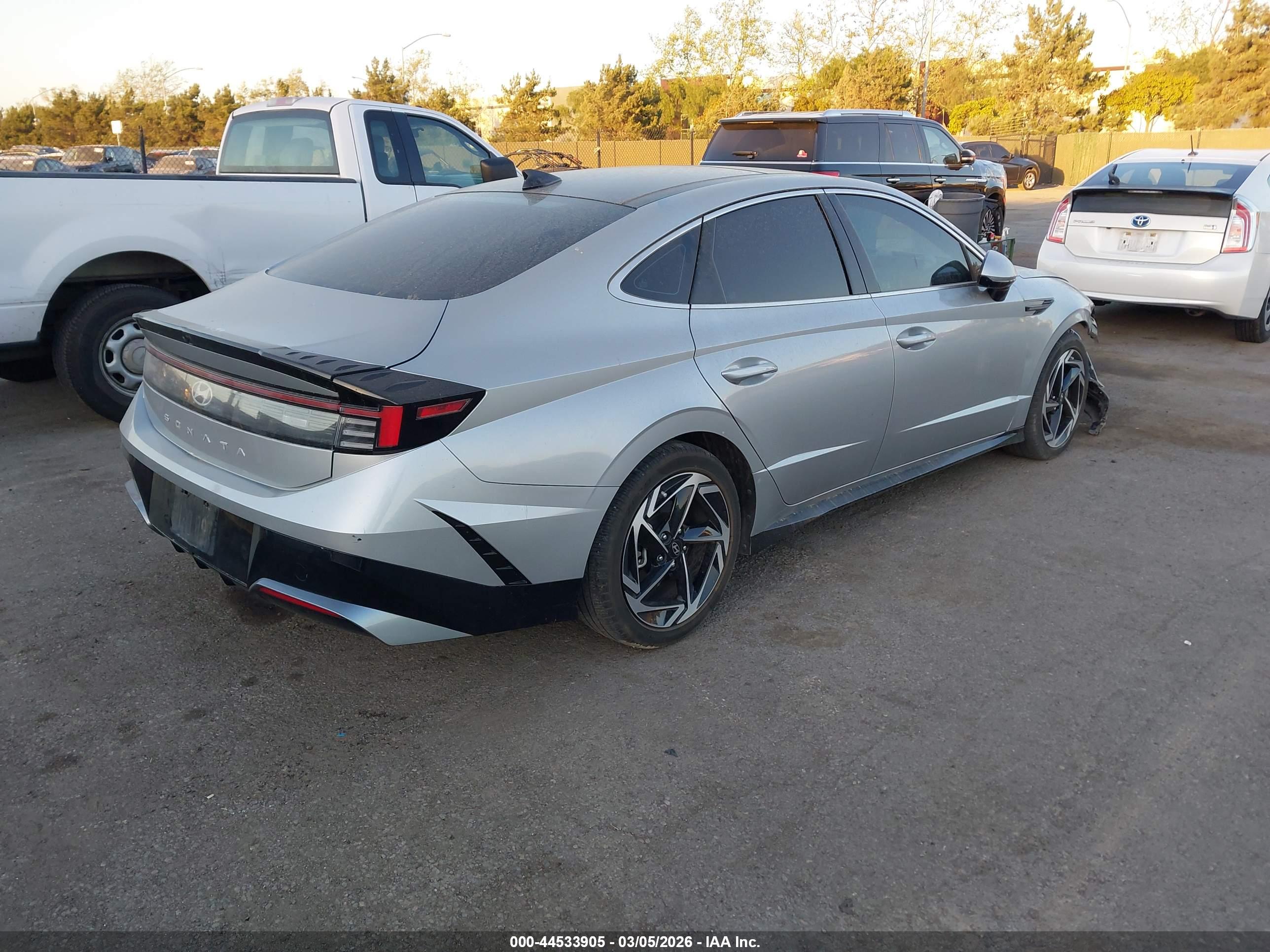 HYUNDAI SONATA image 4