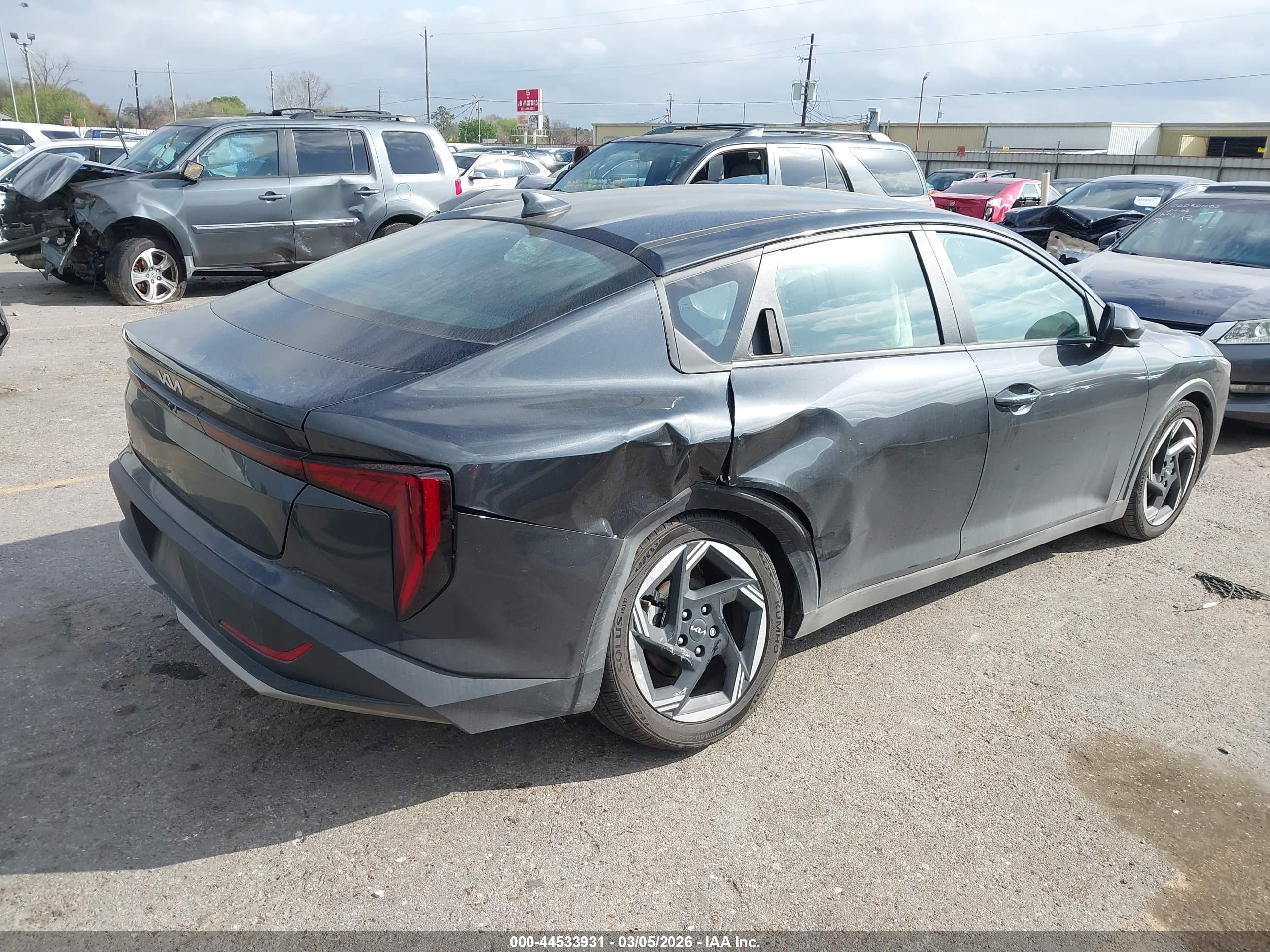 KIA K4 image 4
