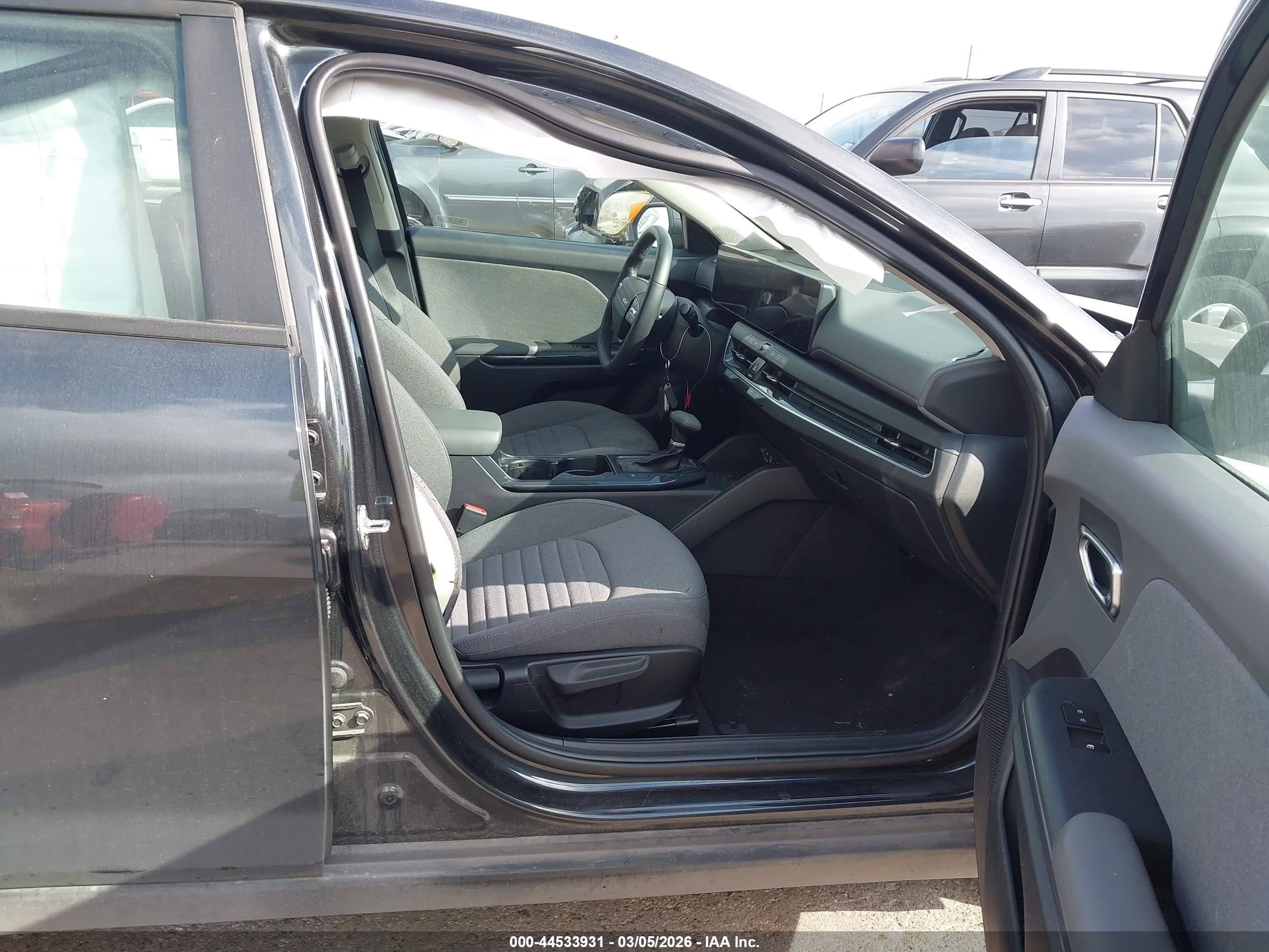 KIA K4 image 5