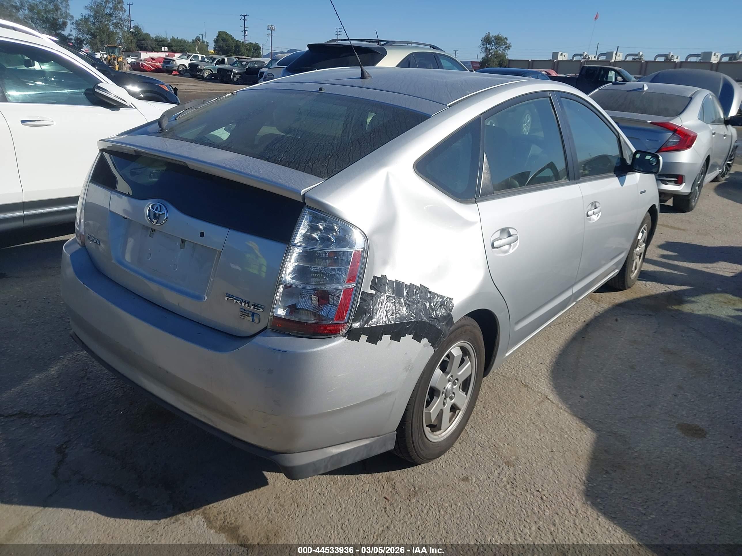 TOYOTA PRIUS image 4