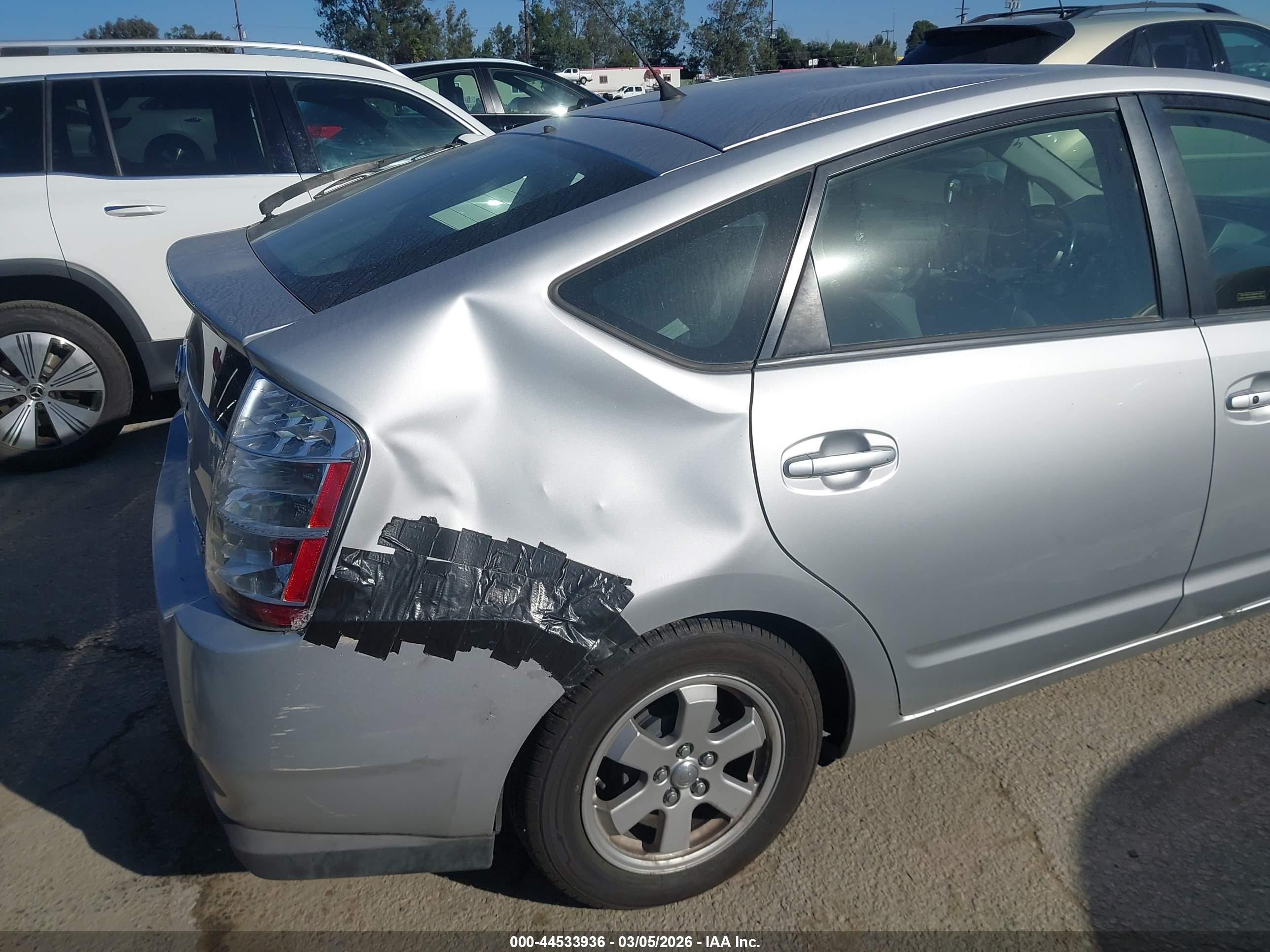 TOYOTA PRIUS image 6