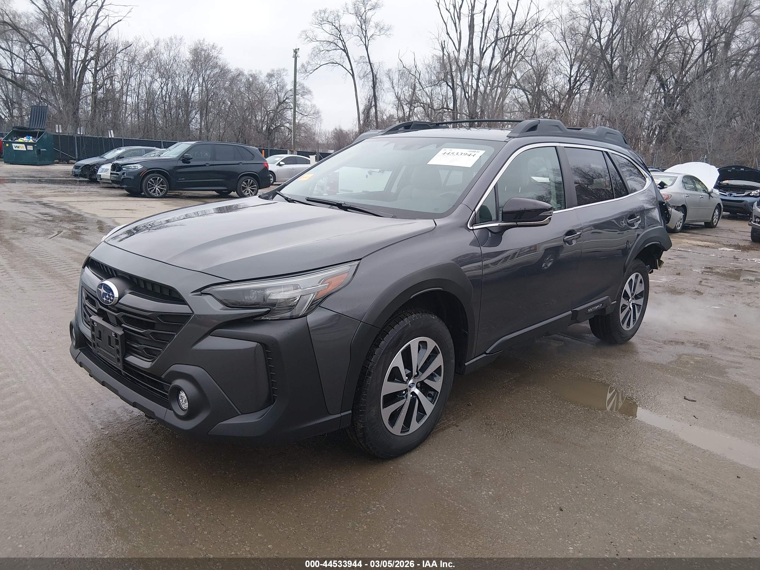 SUBARU OUTBACK image 2