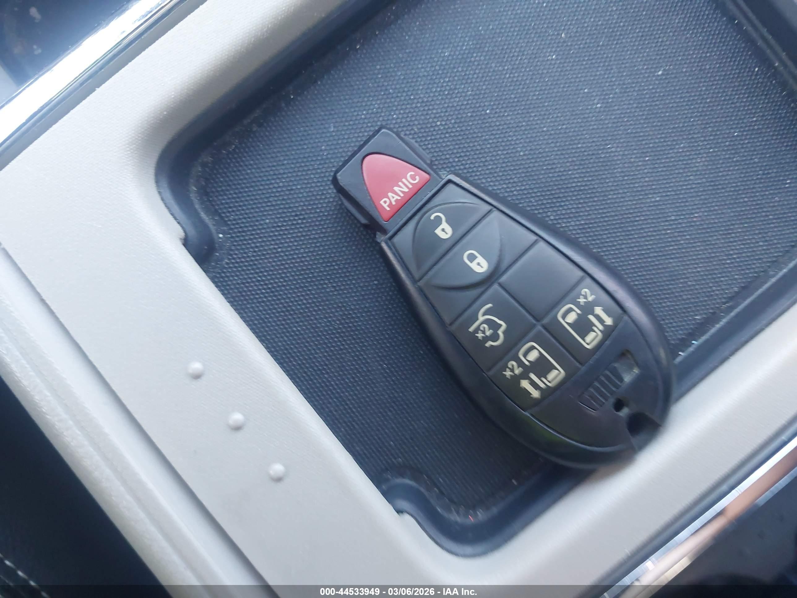 CHRYSLER TOWN image 11