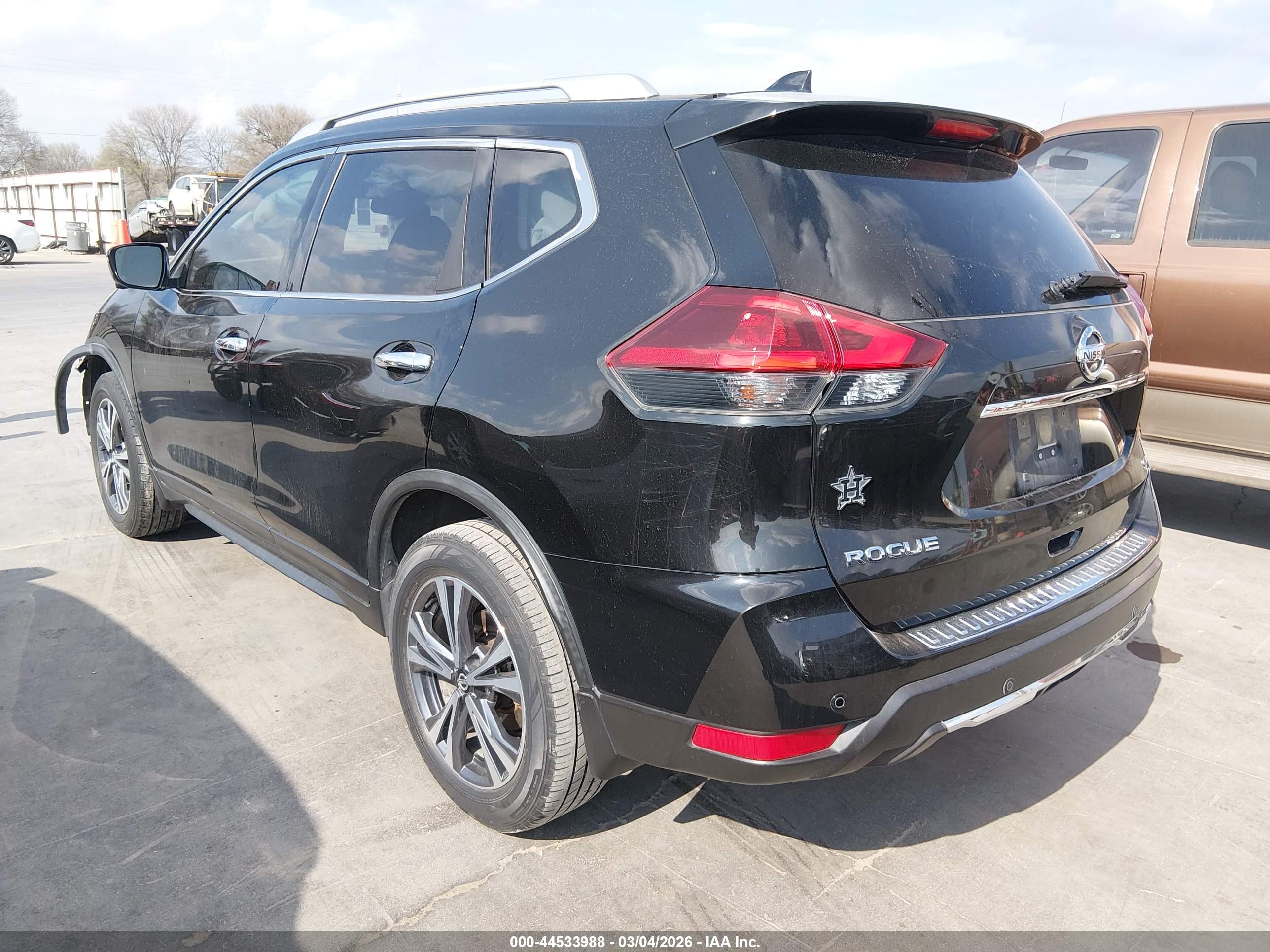 NISSAN ROGUE image 3