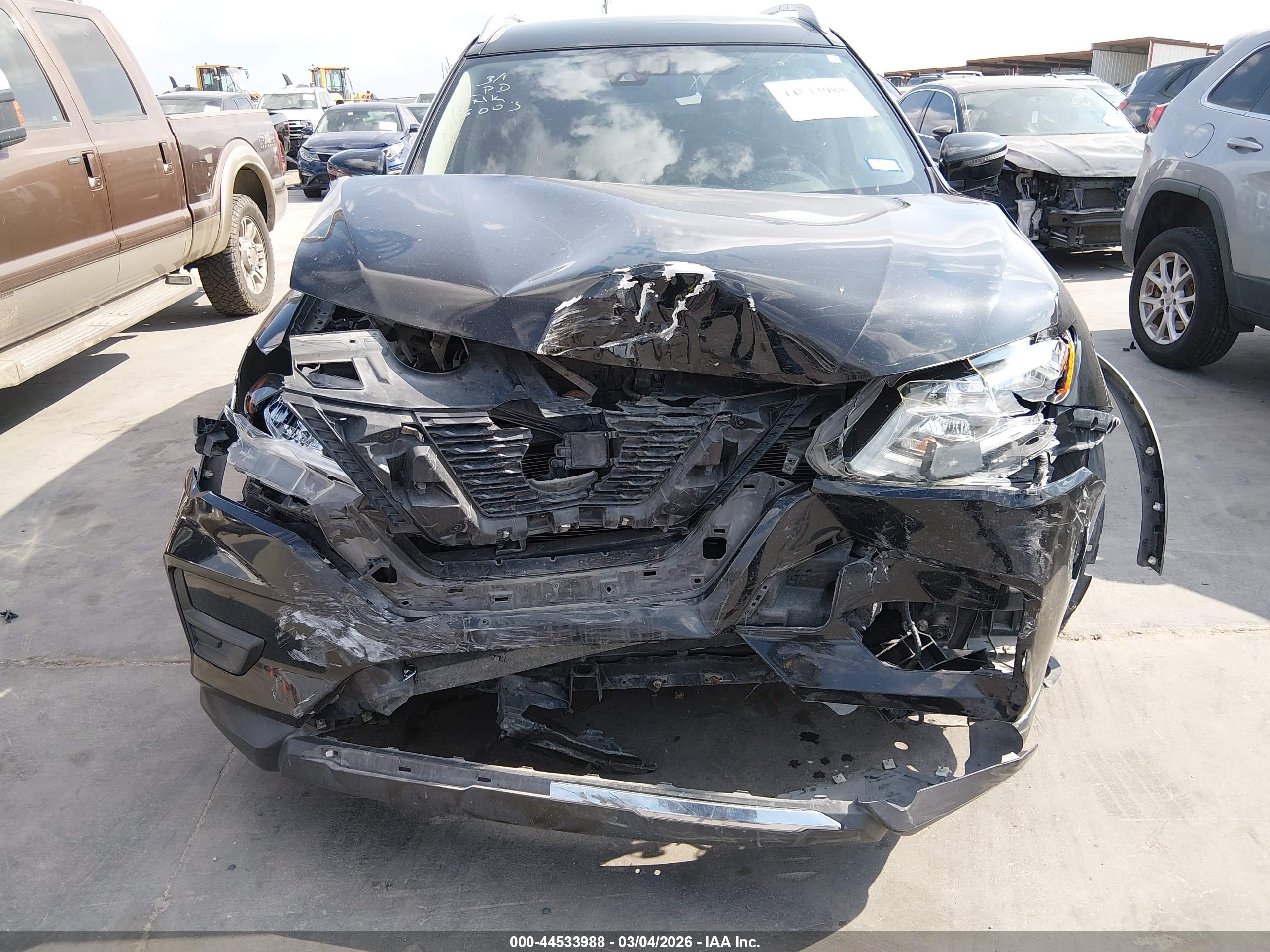 NISSAN ROGUE image 6