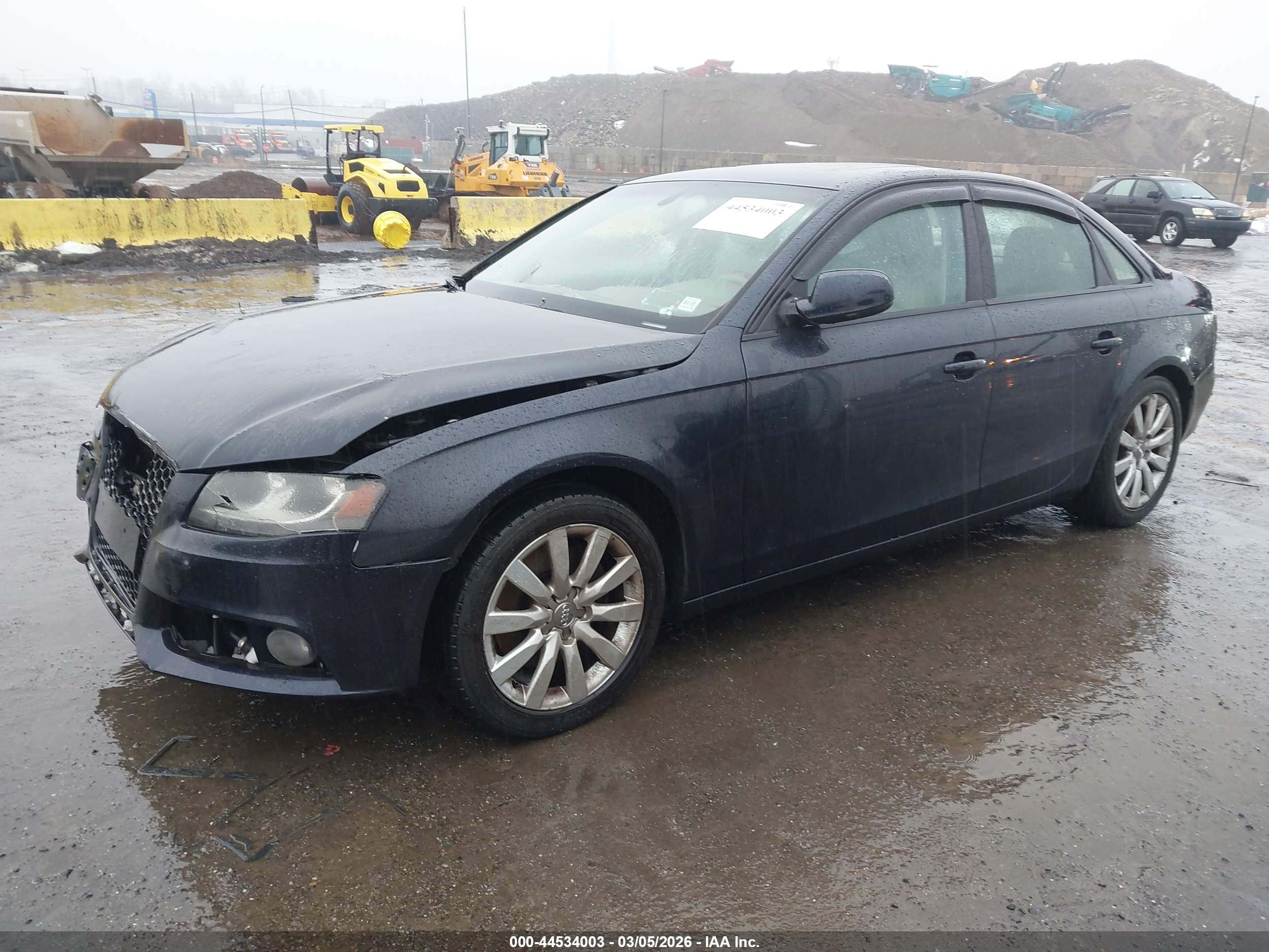AUDI A4 image 2