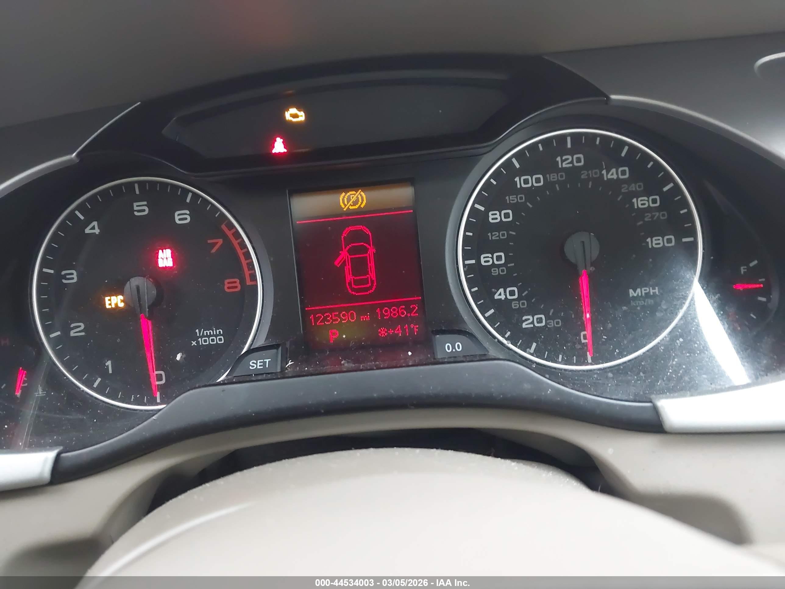 AUDI A4 image 7