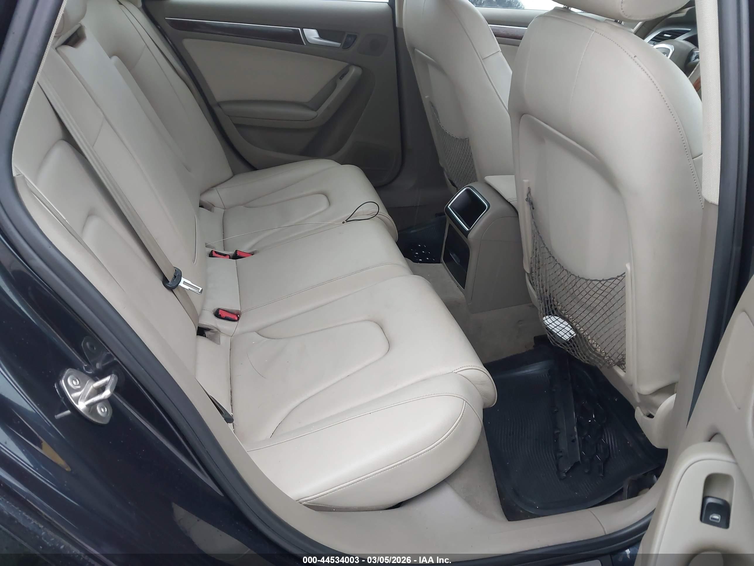 AUDI A4 image 8