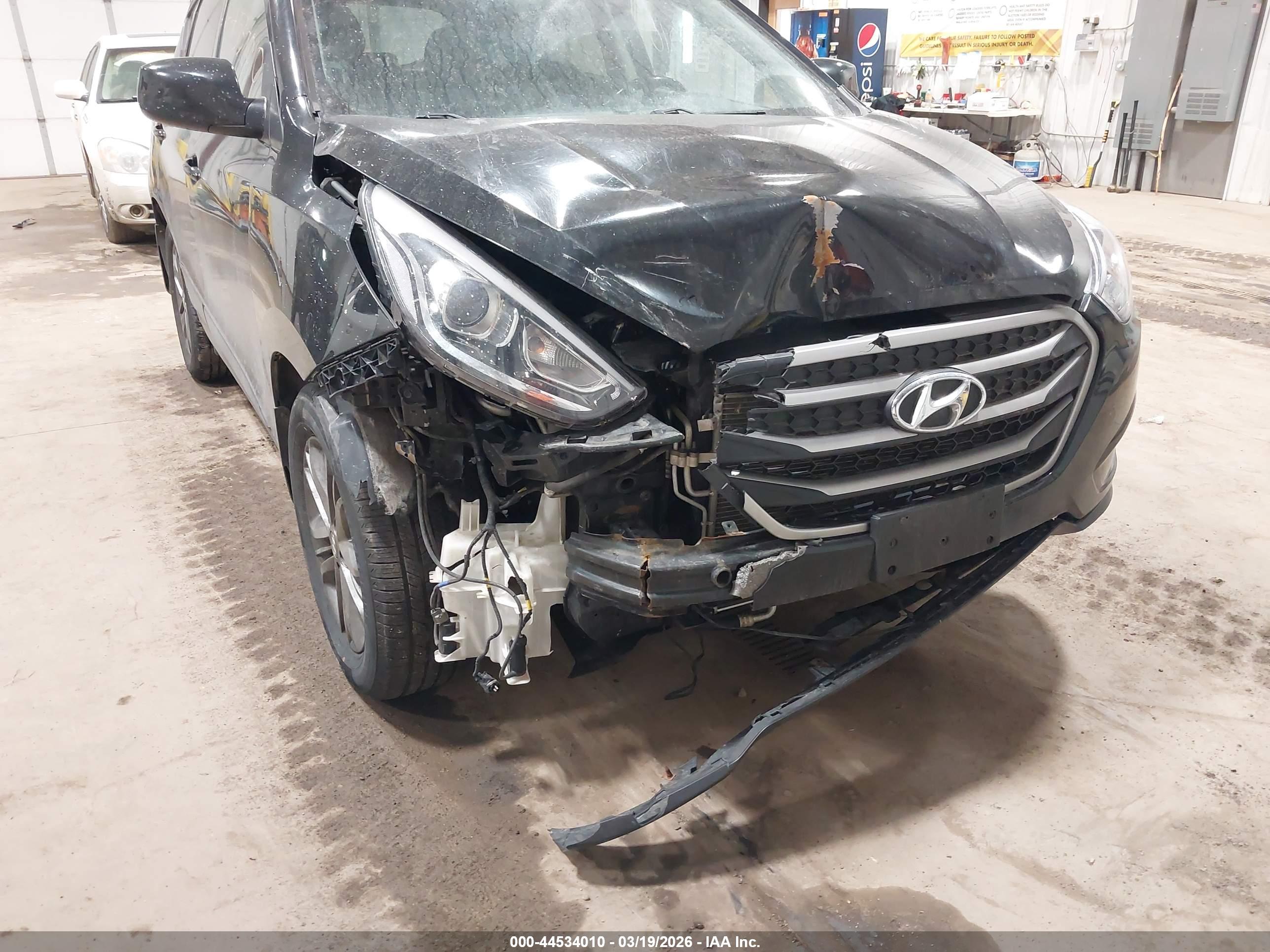 HYUNDAI TUCSON image 6