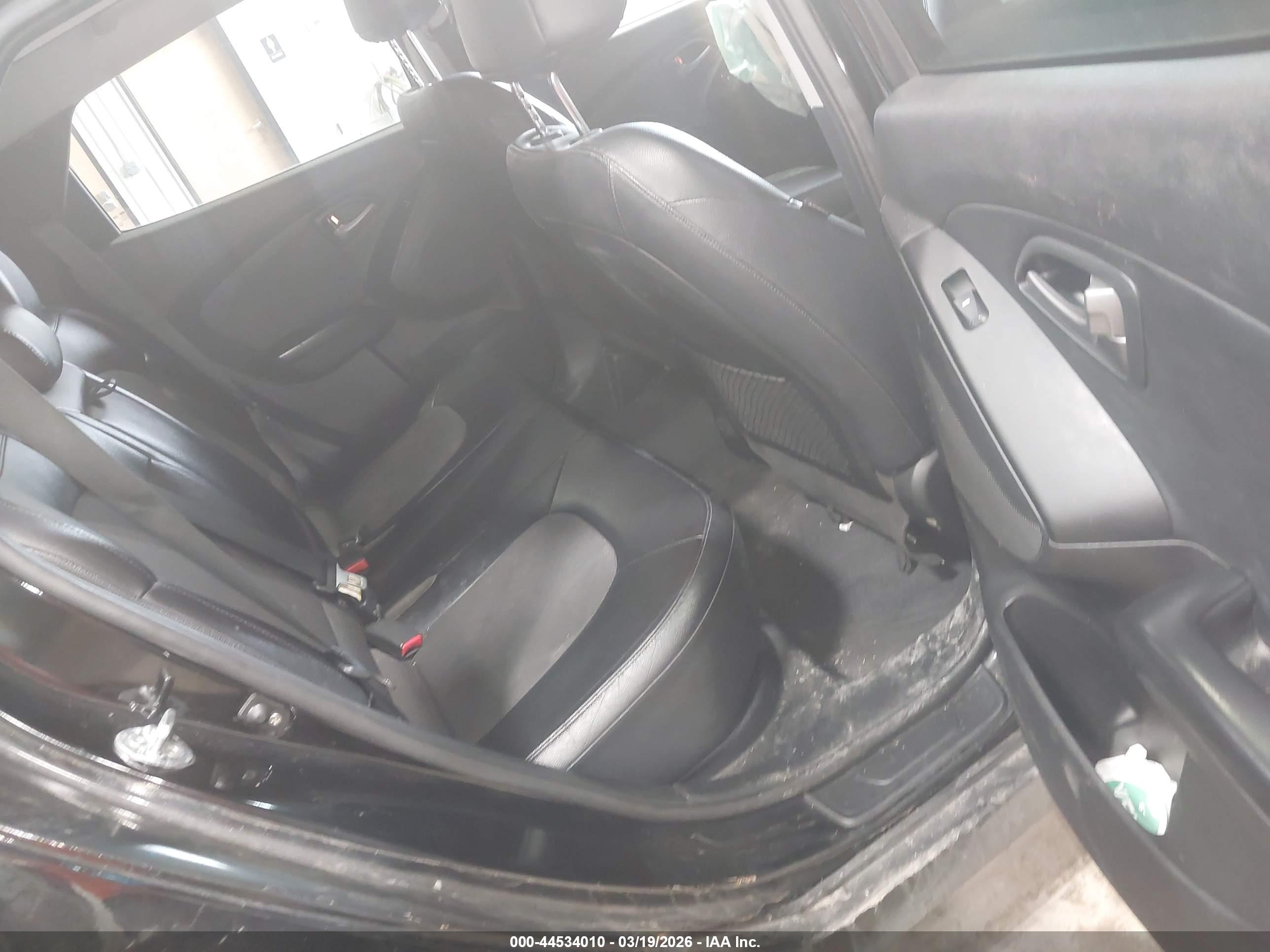 HYUNDAI TUCSON image 8
