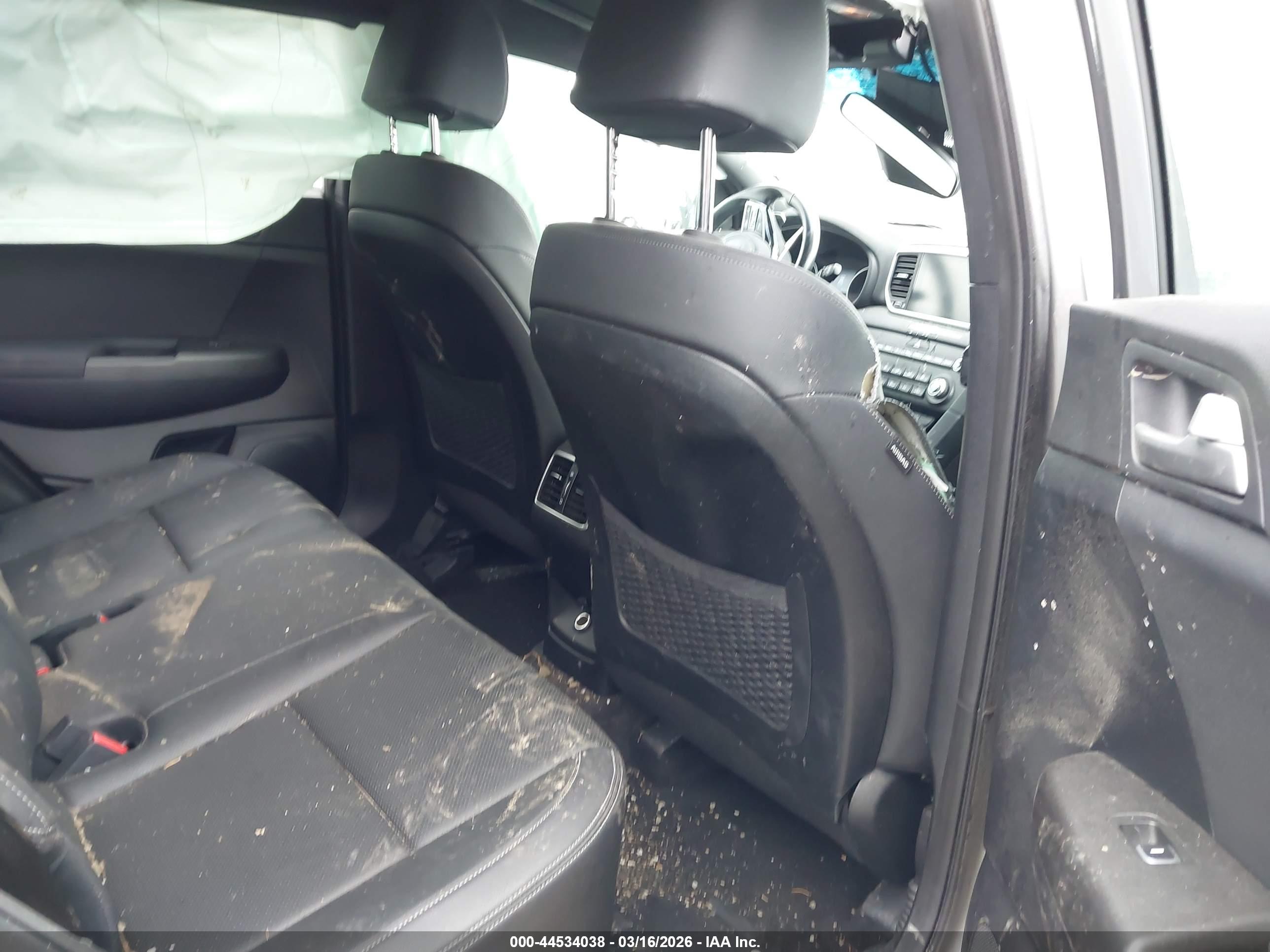 KIA SPORTAGE image 8