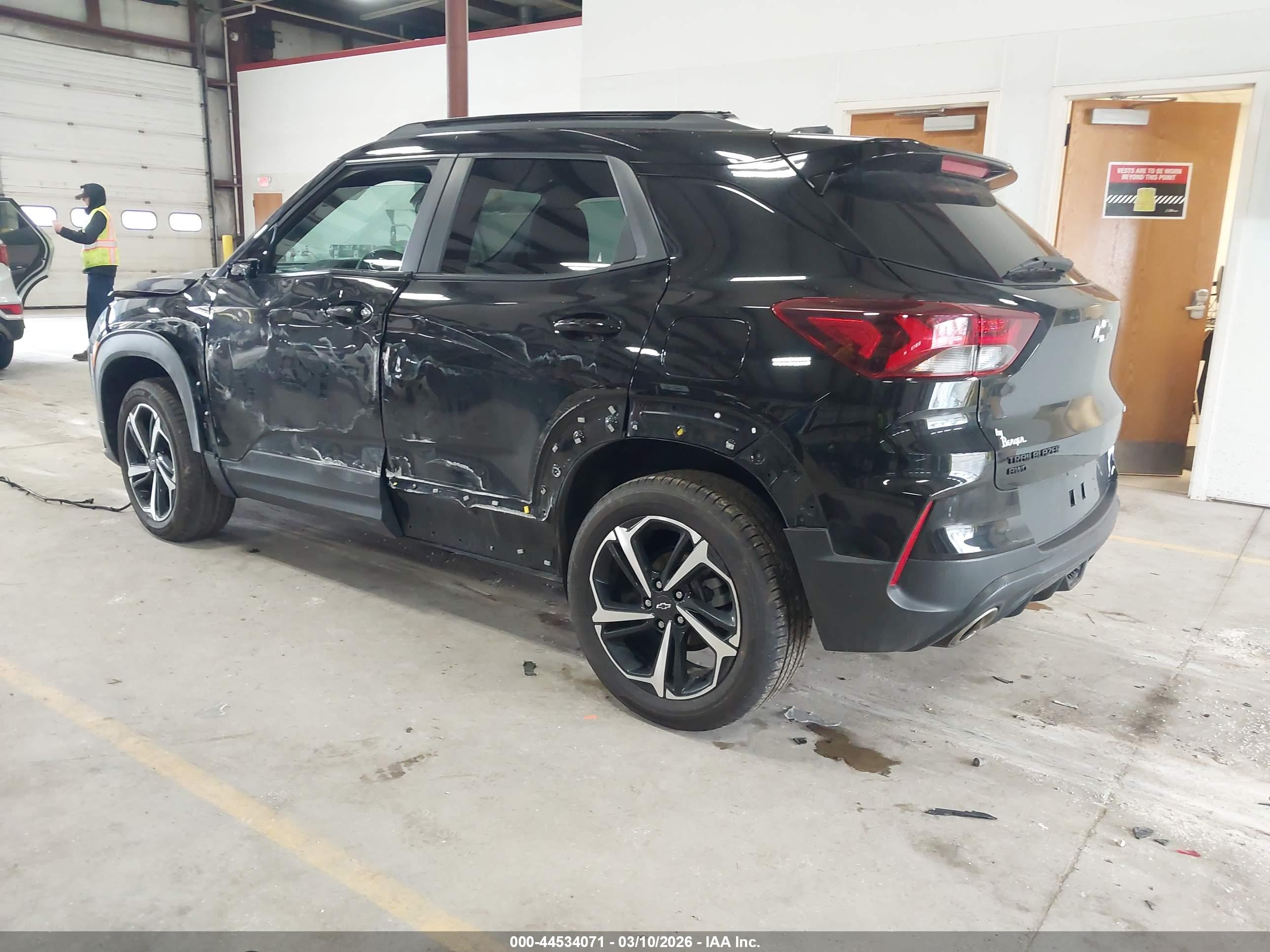 CHEVROLET TRAILBLAZER image 3