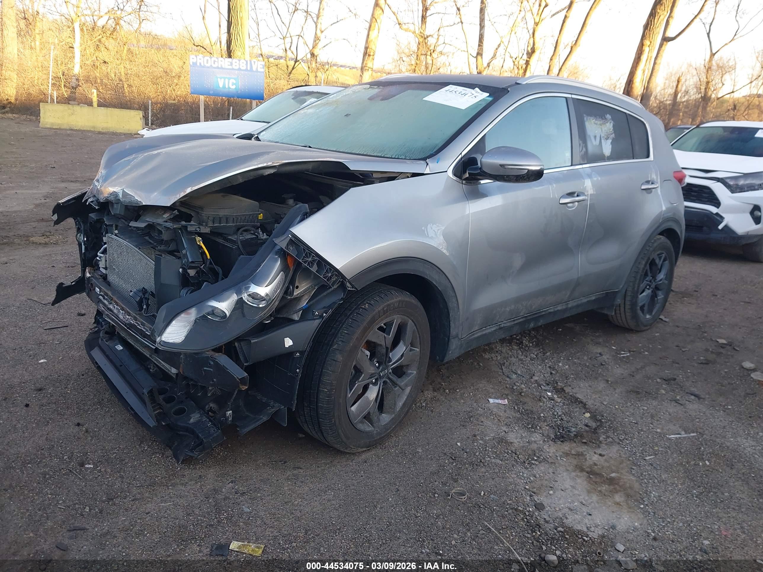 KIA SPORTAGE image 2